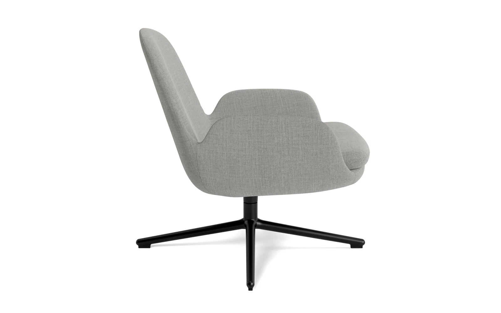 Stylischer Era Lounge-Sessel mit niedrigem Drehgestell aus schwarzem Aluminium, perfekt für zeitgemäße Innenräume und gemütliche Entspannung.