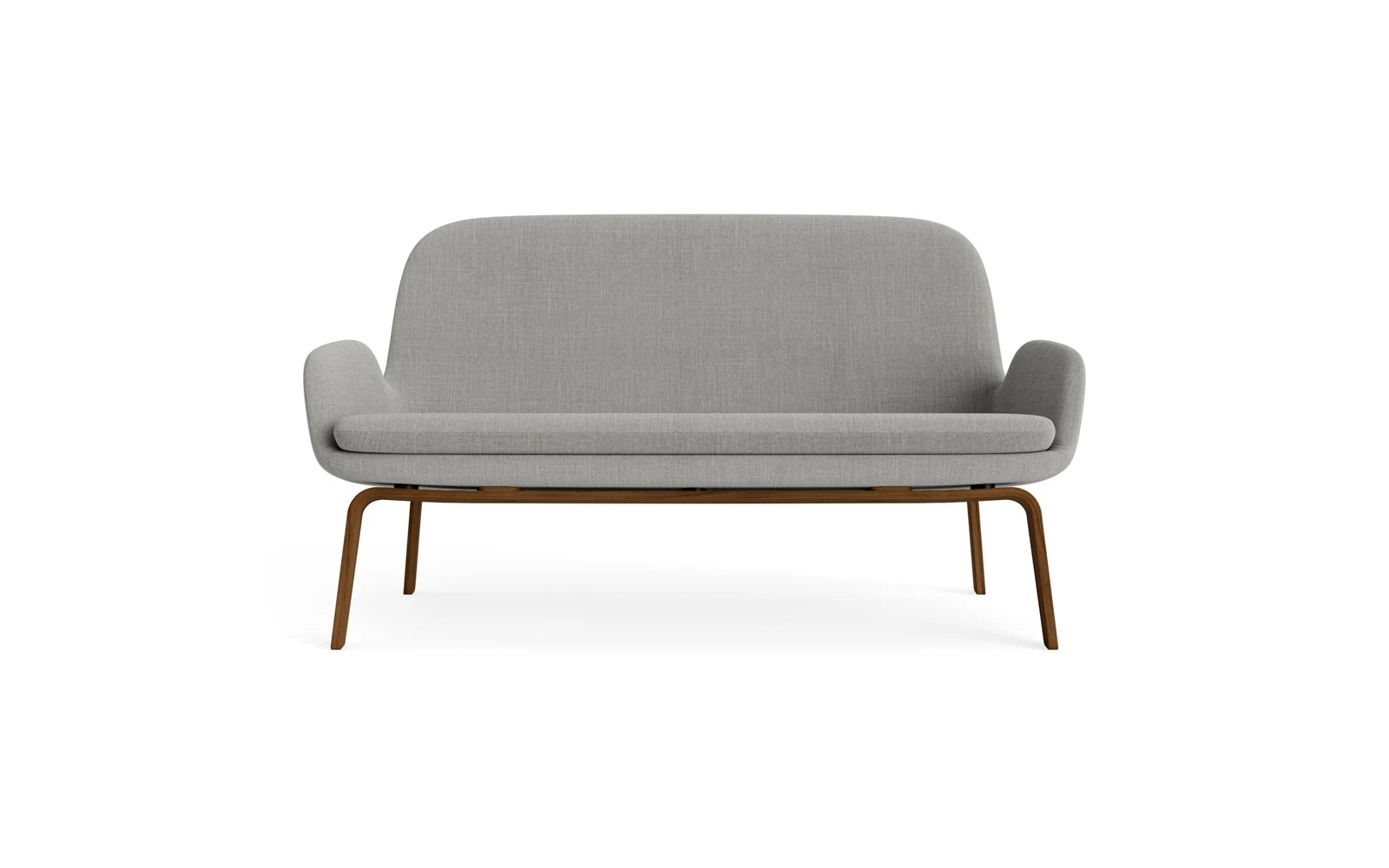 Erleben Sie das Era Sofa Walnuss Remix von Normann Copenhagen – ein zeitloses Möbelstück, das Stil, Komfort und individuelle Anpassung vereint.