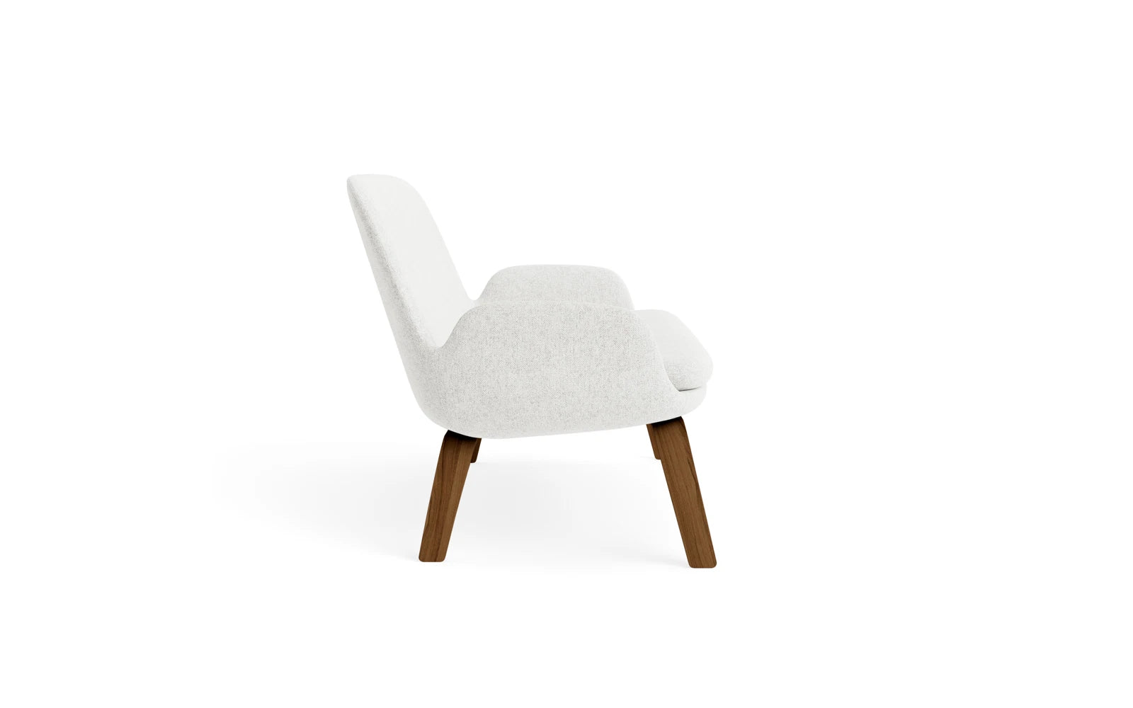 Elegantes 2er Sofa Era in Walnuss mit Hallingdal-Bezug von Normann Copenhagen – ideal für modernes Wohnen und gemütliche Stunden.