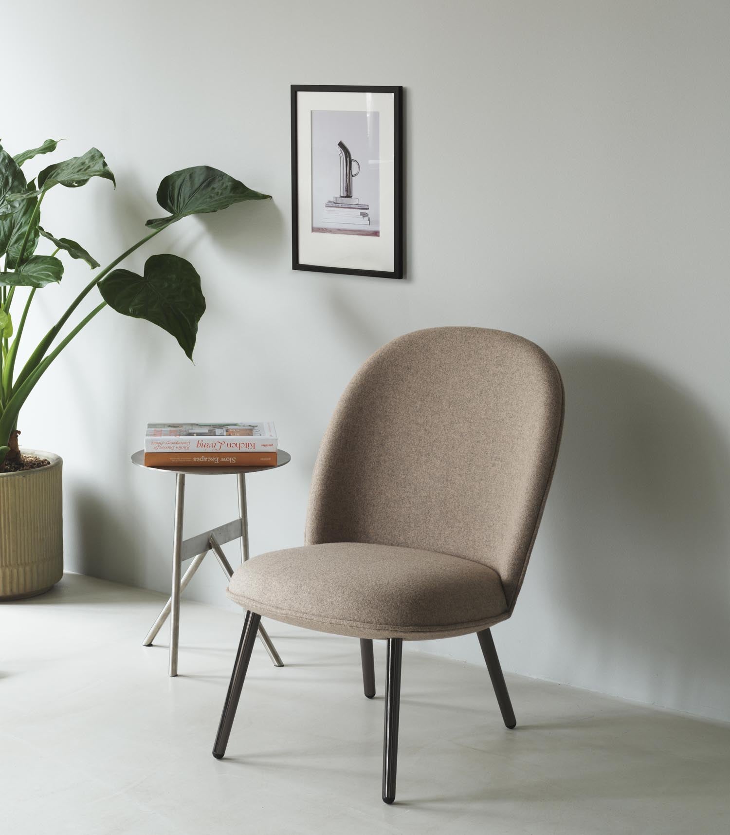 Entdecken Sie den Ace Lounge-Sessel Messing Ultra von Normann Copenhagen – ein stilvolles Möbelstück, das Komfort und modernes Design vereint.