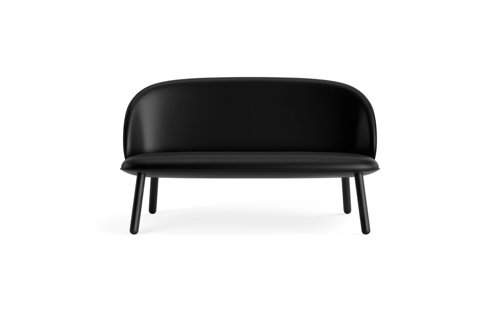 Entdecken Sie das stilvolle 2er Sofa Ace in schwarzer Eiche Ultra von Normann Copenhagen – zeitloses Design trifft auf höchsten Sitzkomfort.