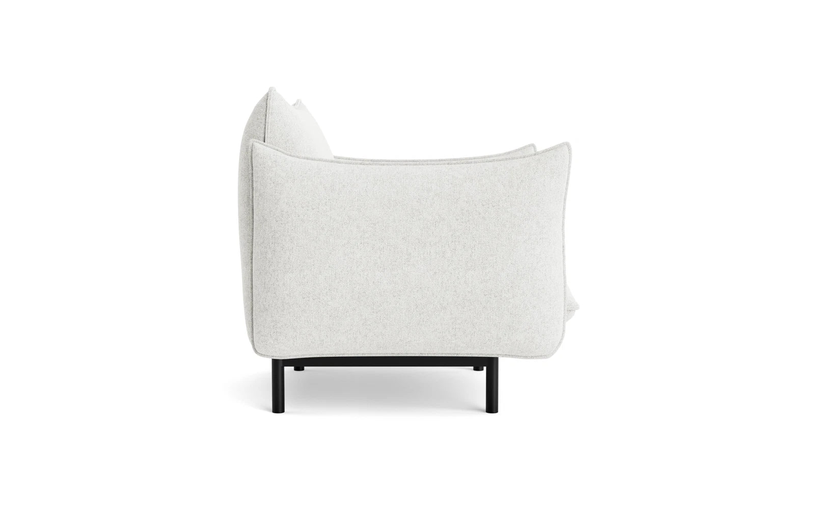 Eleganter Ark Sessel von Normann Copenhagen, der mit seiner organischen Form und komfortablen Armlehnen jeden Raum aufwertet.