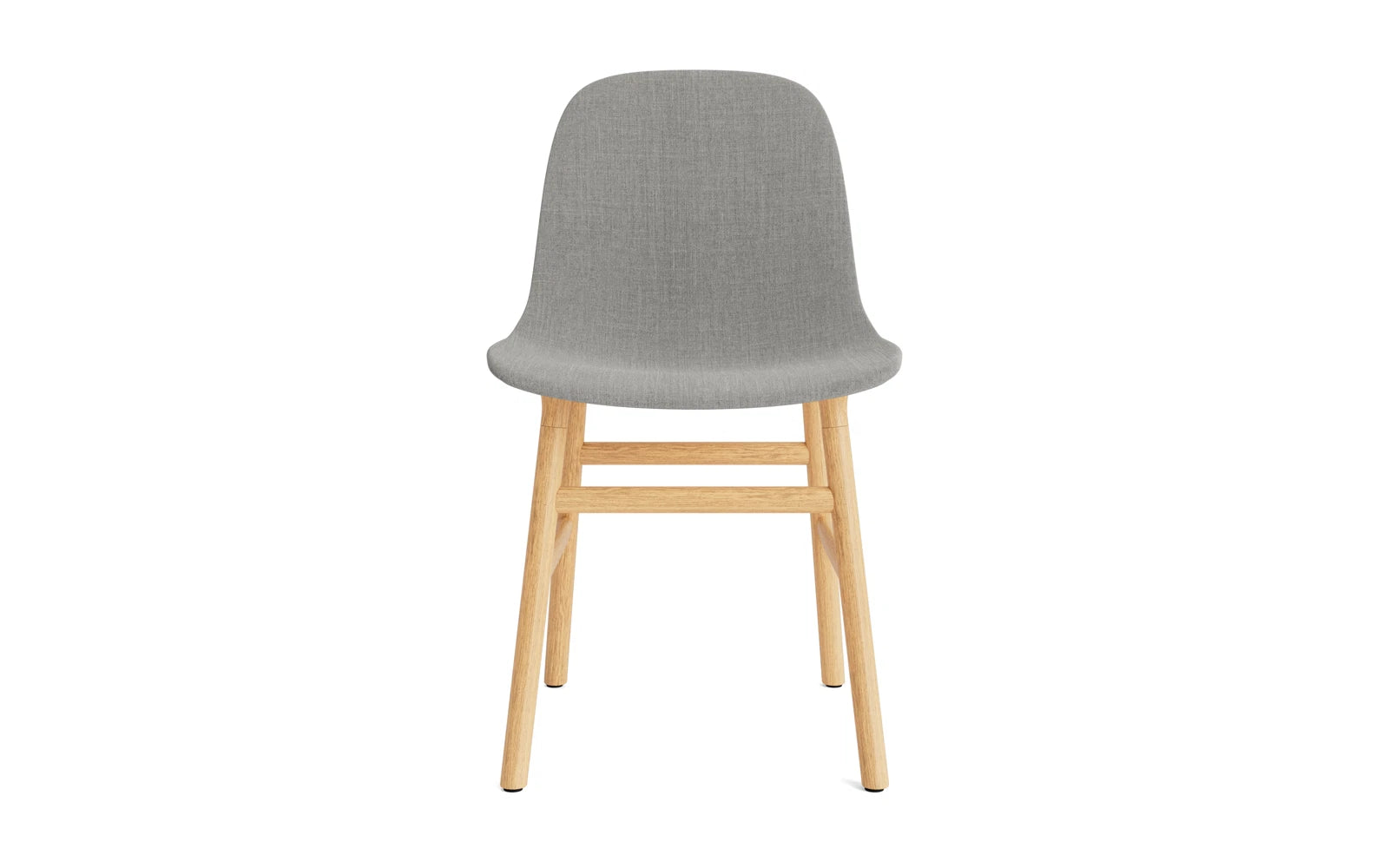 Eleganter gepolsterter Stuhl in warmen Cremetönen, mit robustem Eichenholzgestell, ideal für stilvolle Wohnräume und gemütliche Essbereiche.