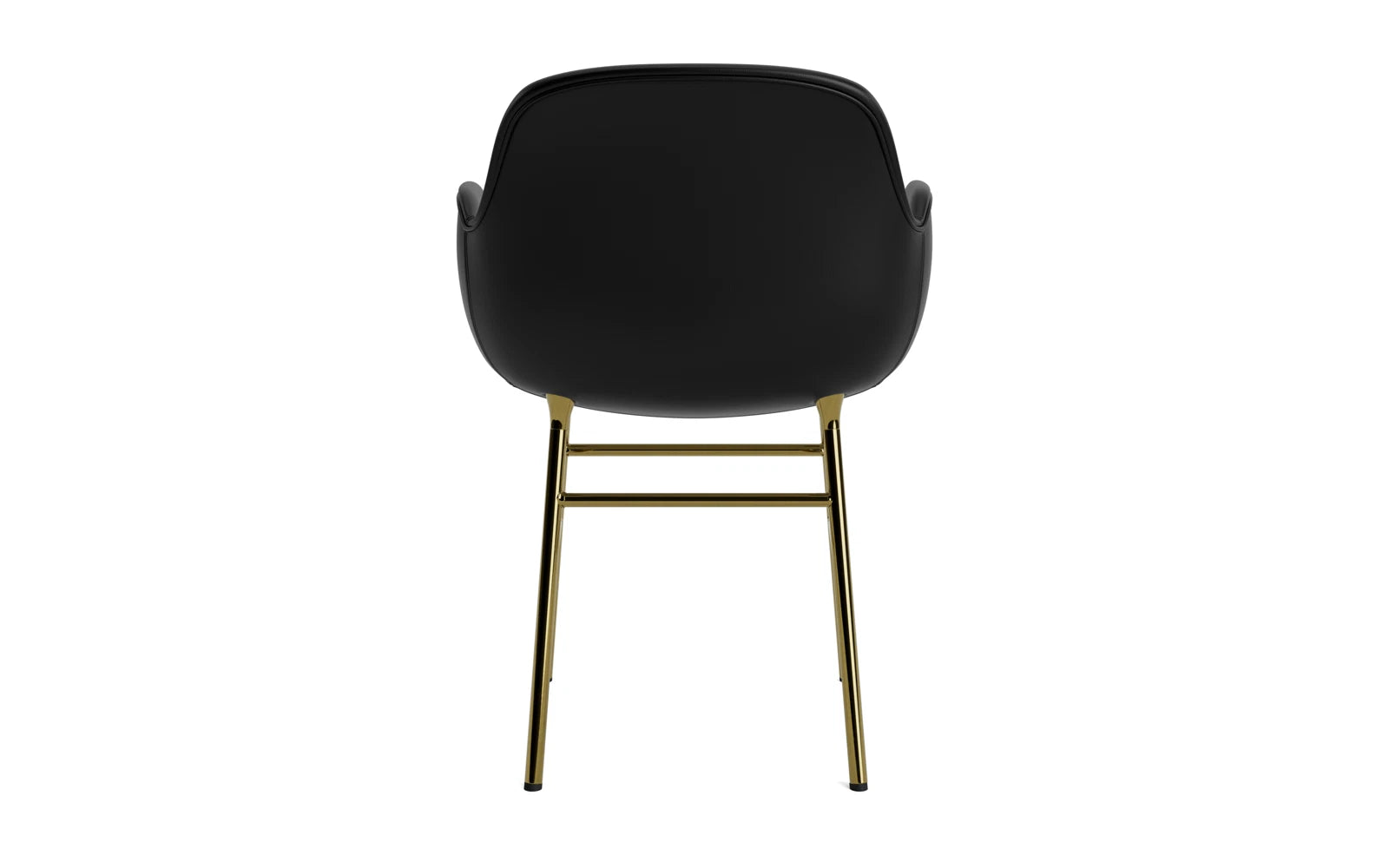 Moderner Lehnstuhl mit komfortabler Polsterung, Armlehnen und edlen Messingakzenten, gefertigt aus feinstem Ultra Leder von Normann Copenhagen.