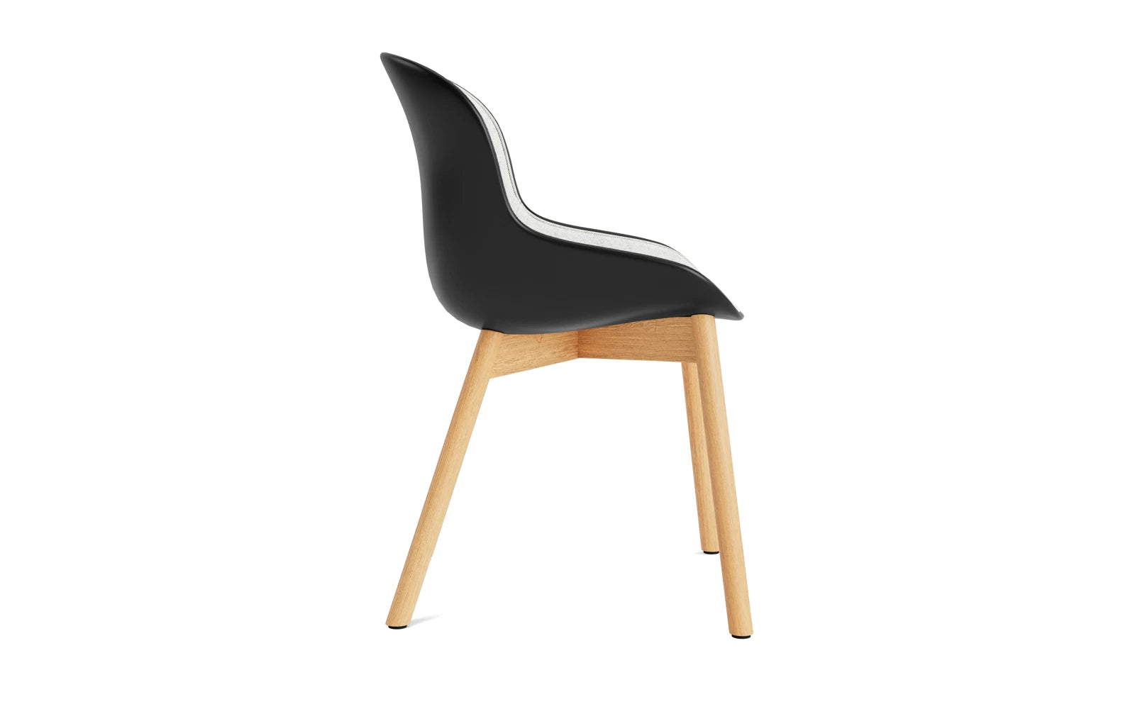 Der Hyg Stuhl von Normann Copenhagen vereint stilvolles Design in Eiche Schwarz mit komfortabler Hallingdal-Polsterung für jeden Raum.