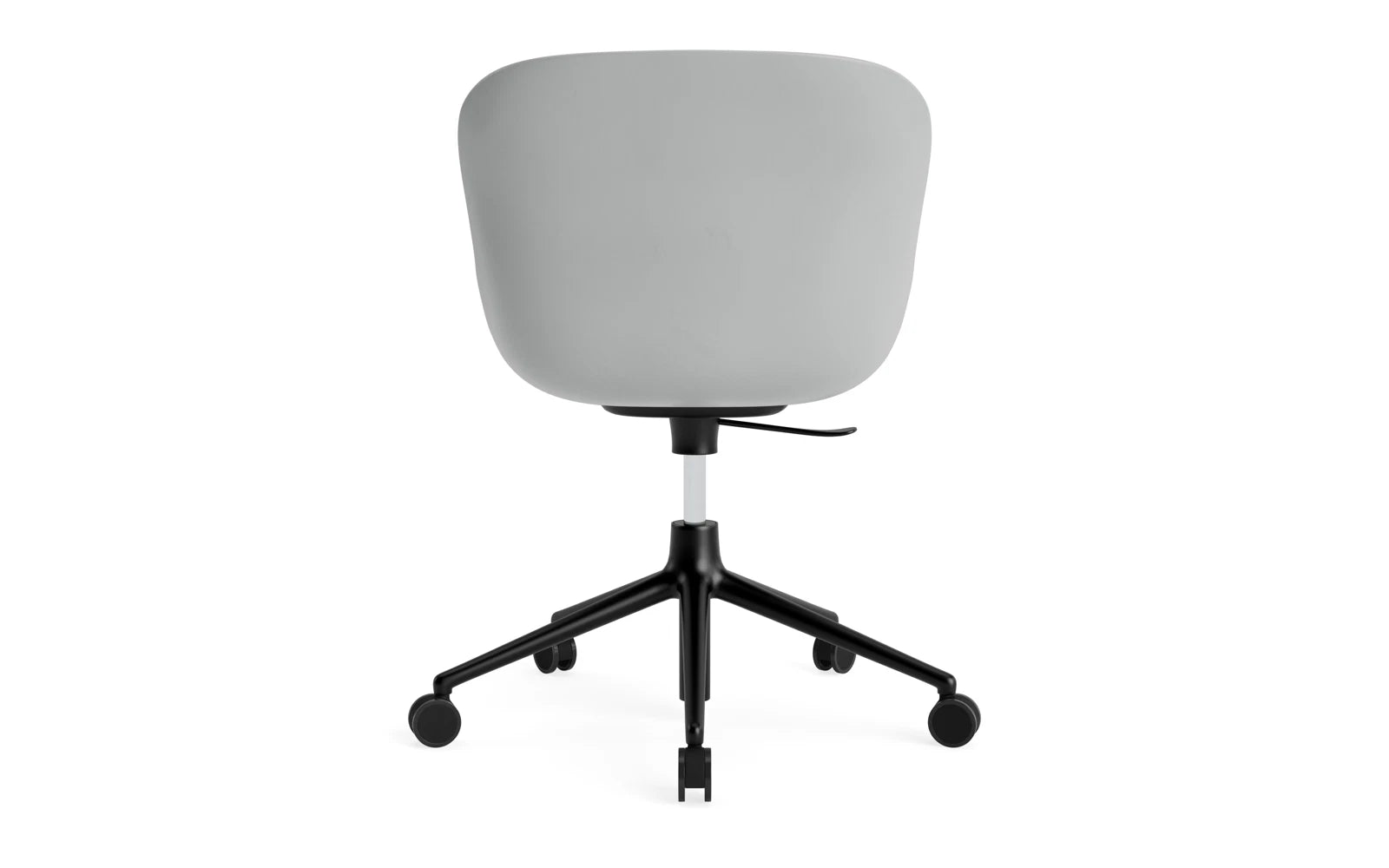 Erleben Sie den Hyg Drehsessel von Normann Copenhagen: Elegantes Design, hochwertige Materialien und optimaler Komfort für jeden Raum.