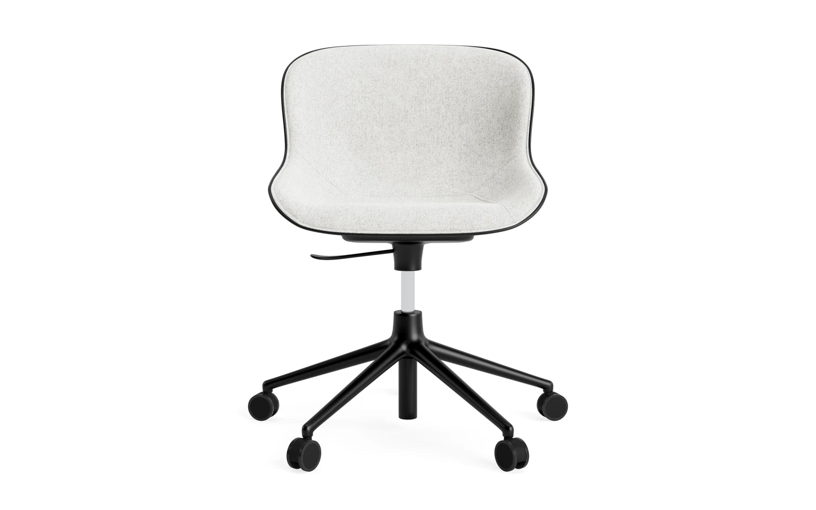 Erleben Sie den Hyg Drehsessel von Normann Copenhagen – ein elegantes Design mit Komfort, ideal für entspannte Momente und stilvolle Räume.