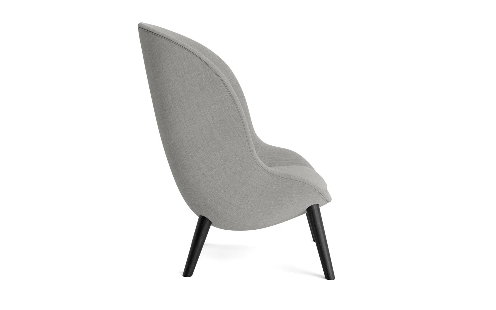 Stilvoller Hyg Lounge-Sessel aus hochschwarzer Eiche, kombiniert mit hochwertigem Remix-Stoff für modernes Wohndesign und Gemütlichkeit.
