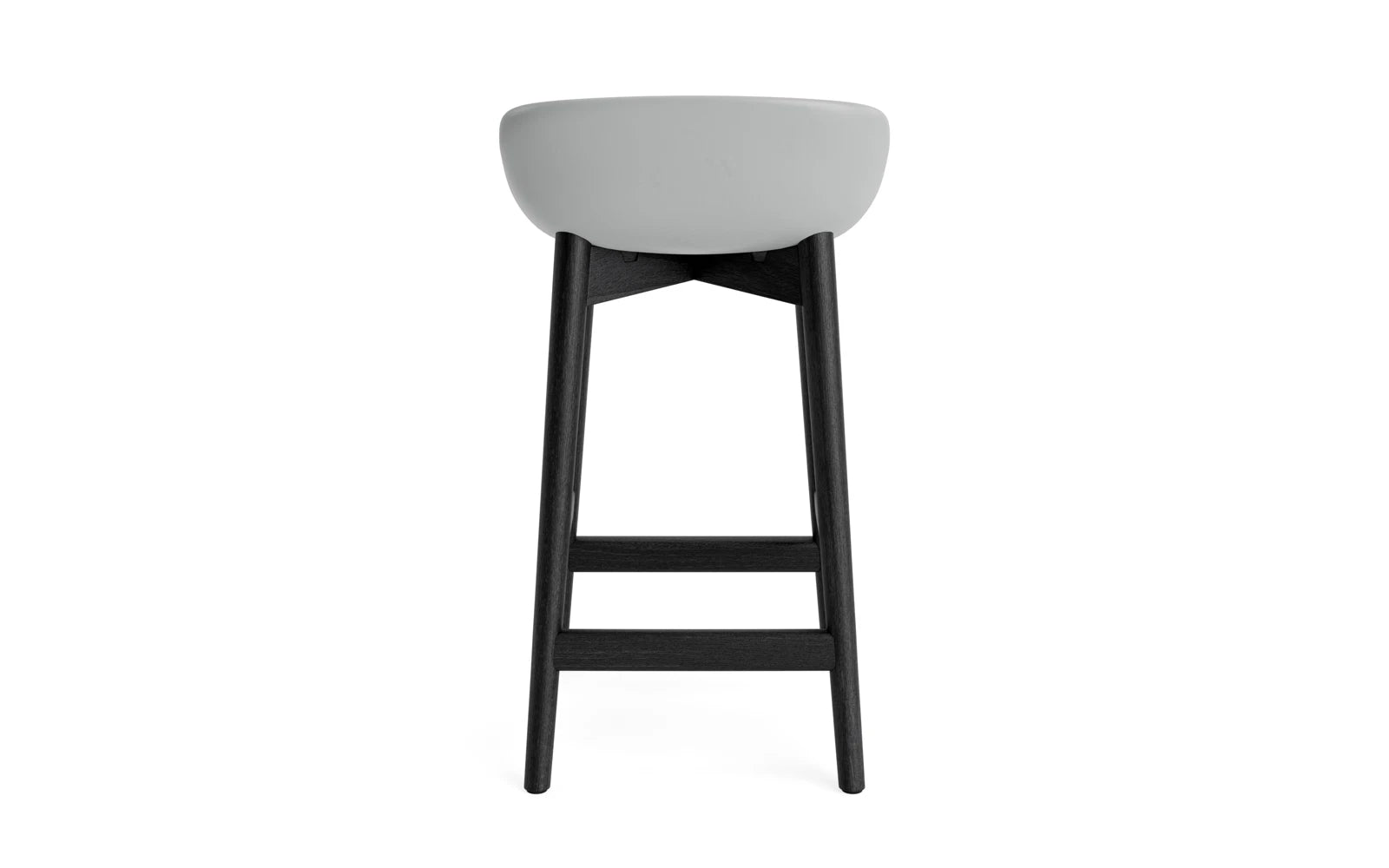 Entdecken Sie den Hyg Barhocker 65 cm von Normann Copenhagen – ein stilvolles Möbelstück aus schwarzer Eiche mit grauem Polster, das Komfort und Eleganz vereint.