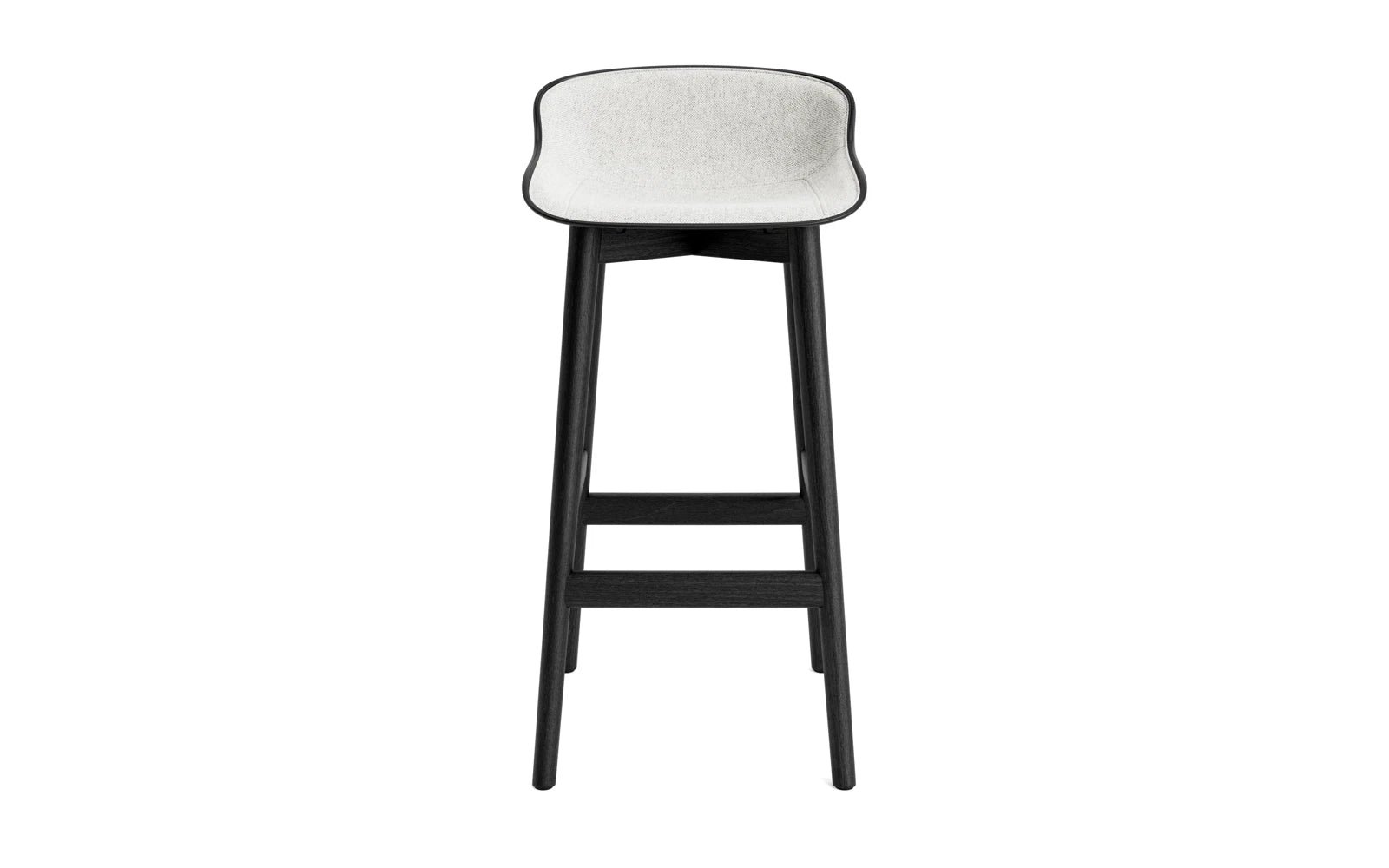 Erleben Sie den Hyg Barhocker 75 cm von Normann Copenhagen – ein eleganter Barhocker aus schwarzer Eiche mit luxuriöser Hallingdal-Polsterung, der Komfort und skandinavisches Design perfekt kombiniert.