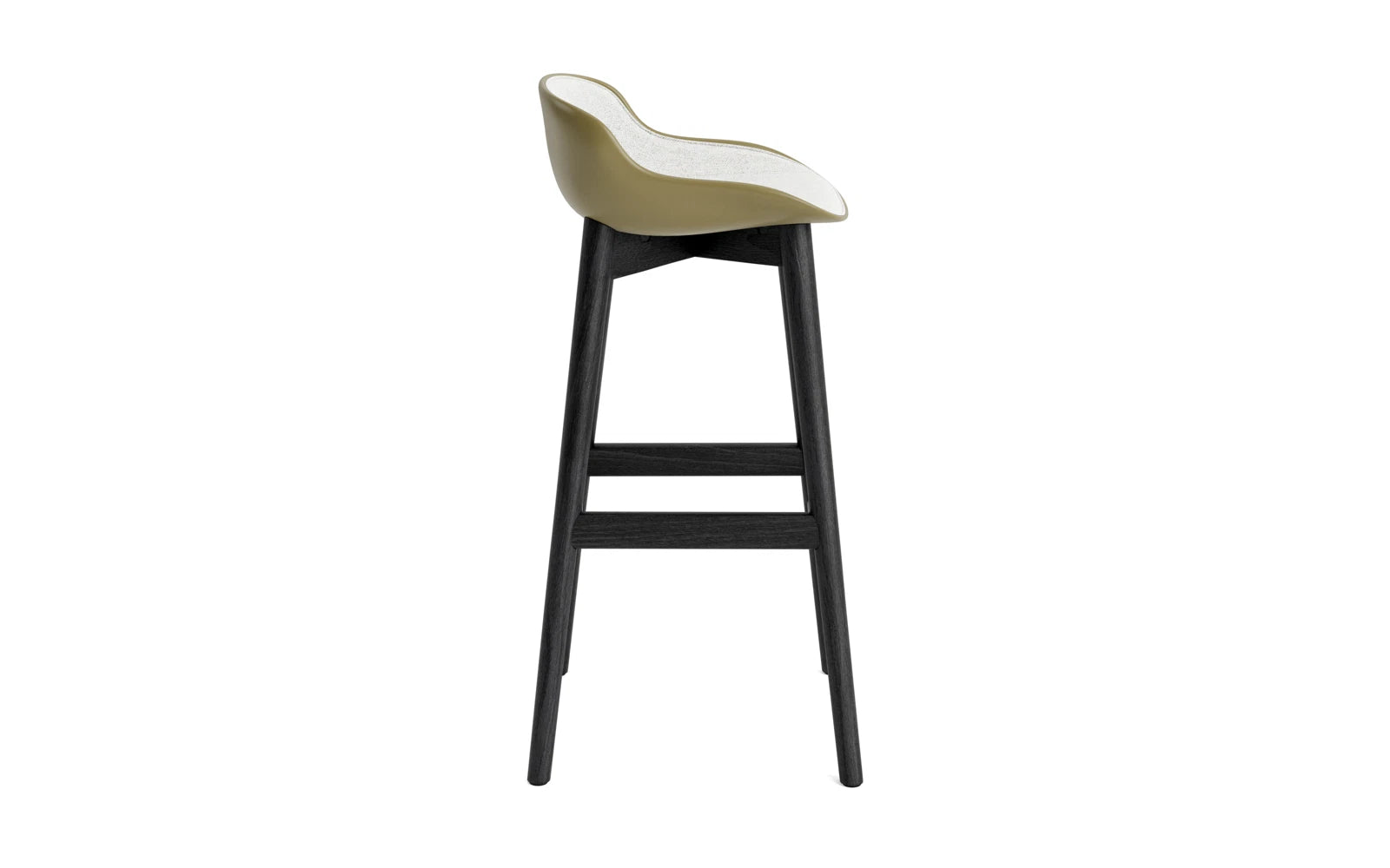 Entdecken Sie den Hyg Barhocker 75 cm von Normann Copenhagen – ein stilvolles Möbelstück mit schwarzer Eiche und olivefarbenem Polster, das höchsten Komfort bietet.