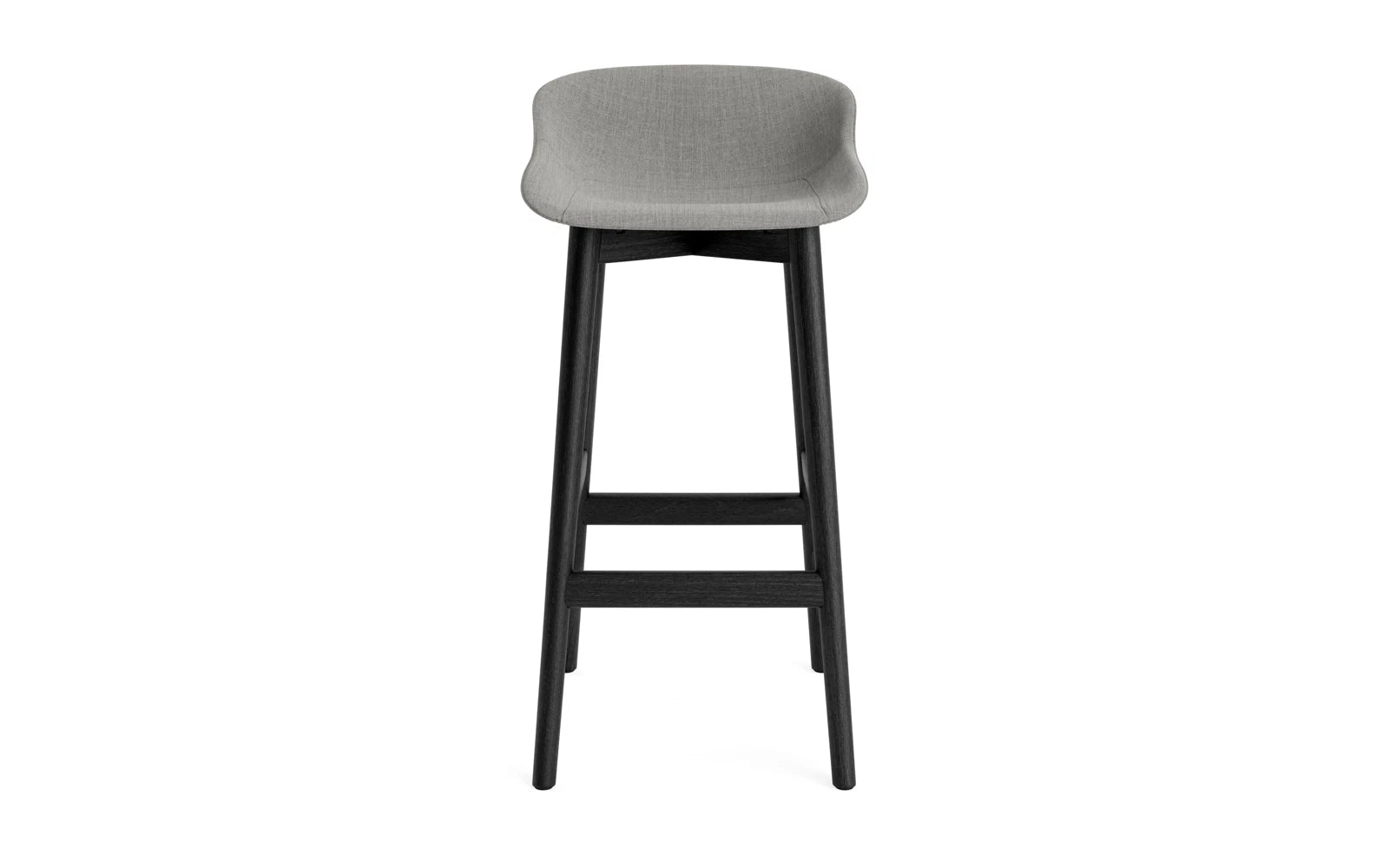 Erleben Sie den Hyg Barhocker 75 cm von Normann Copenhagen – ein stilvoller, vollgepolsterter Barhocker aus schwarzer Eiche, der Komfort und skandinavische Eleganz vereint.