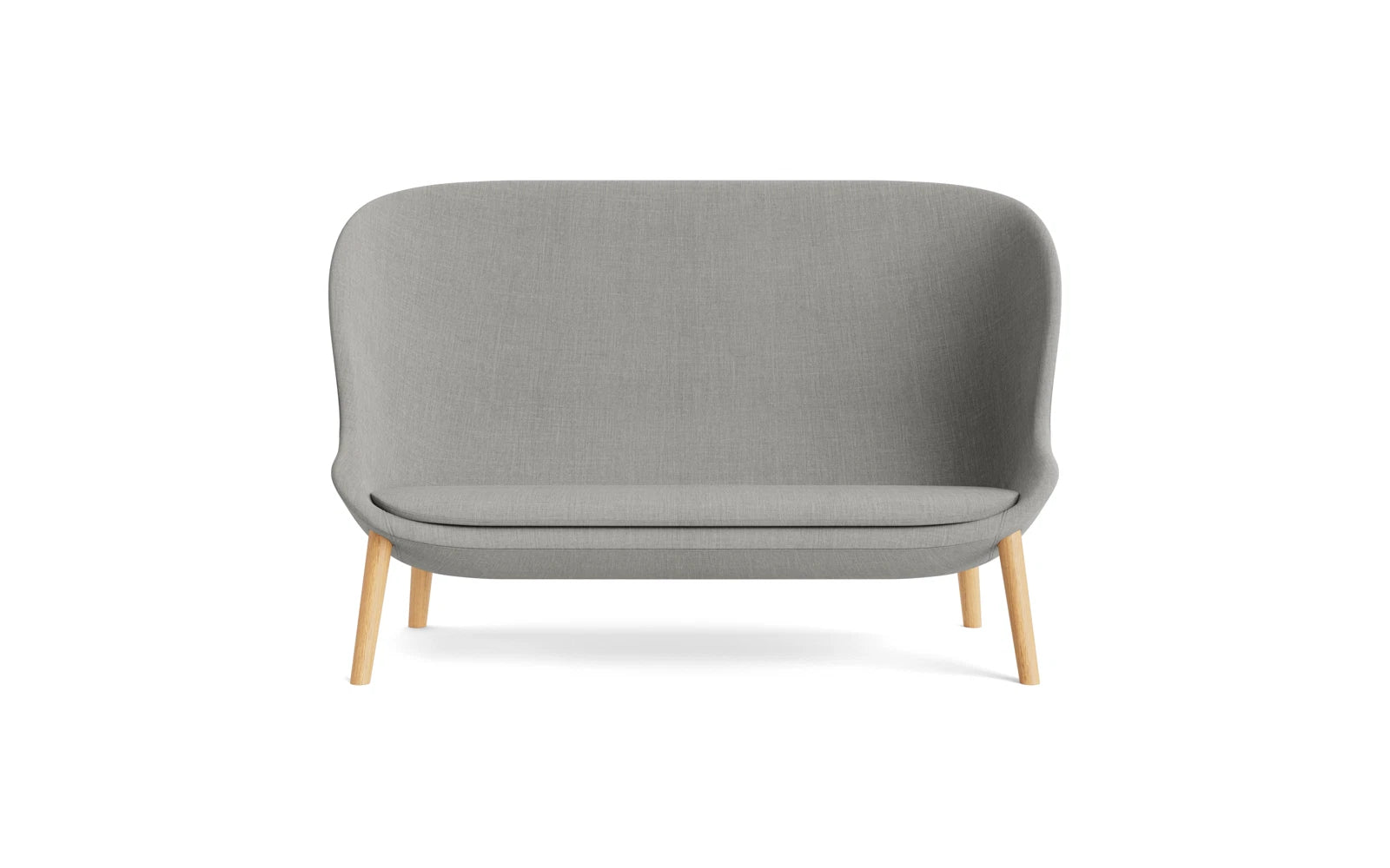 Stilvolles 2er Sofa Hyg aus Eiche von Normann Copenhagen, das modernes Design und Komfort in einem harmonischen Gesamtbild vereint.