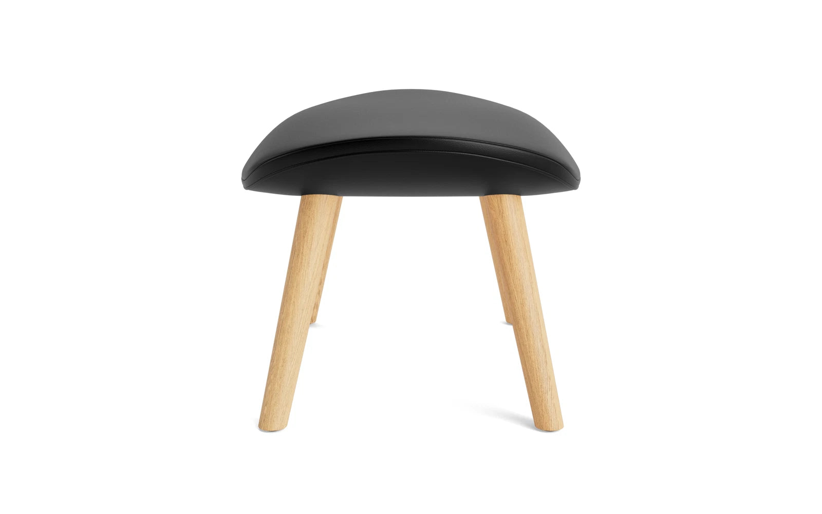 Eleganter Hyg Fusshocker aus Eiche von Normann Copenhagen, perfekt für stilvolle Entspannung und als praktisches Möbelstück im Wohnraum.
