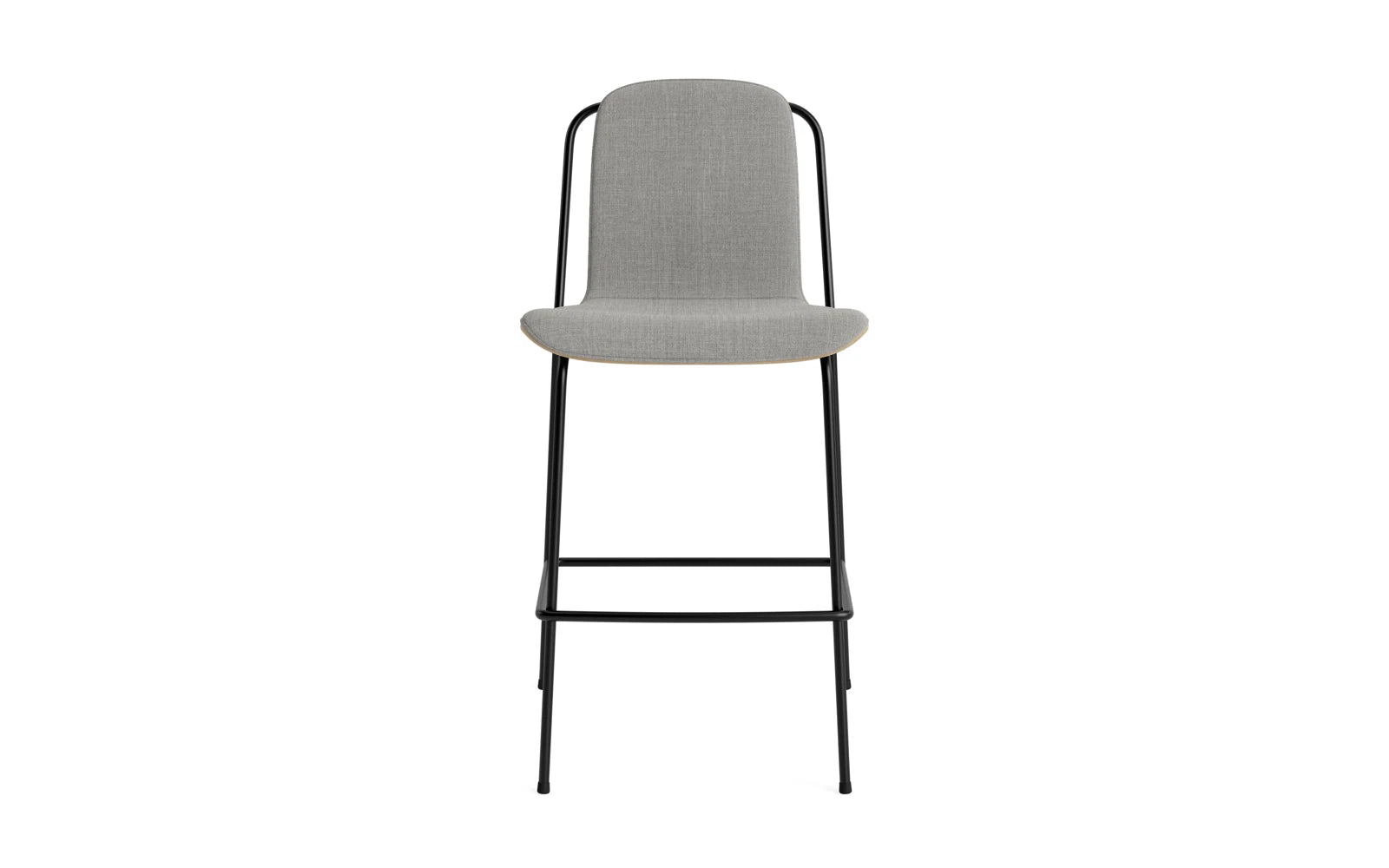 Entdecken Sie den eleganten Studio Barstuhl 65 cm von Normann Copenhagen. Mit schwarzem Stahlgestell, Eiche und komfortablem Remix-Polster vereint er modernes Design und Funktionalität.