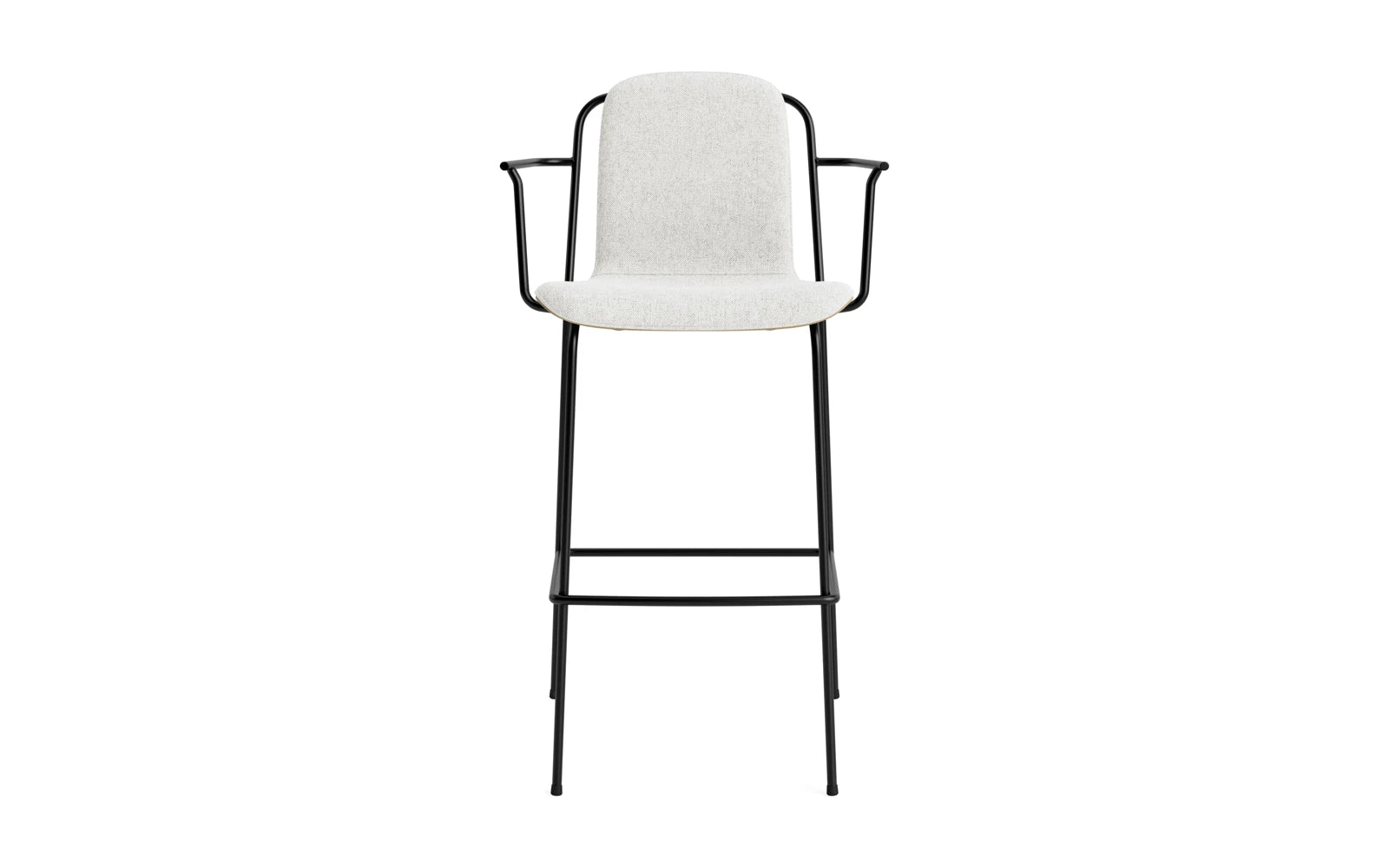 Entdecken Sie den eleganten Studio Barstuhl mit Armlehne von Normann Copenhagen. Mit 75 cm Sitzhöhe und einer stilvollen Kombination aus schwarzem Stahl, Eiche und Hallingdal-Stoff vereint er modernes Design und hohen Komfort.