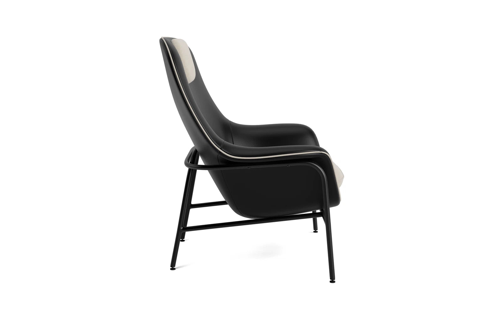 Eleganter Drape Lounge Sessel von Normann Copenhagen, ausgestattet mit einer komfortablen Kopfstütze und stilvollen Armlehnen für höchsten Sitzkomfort.