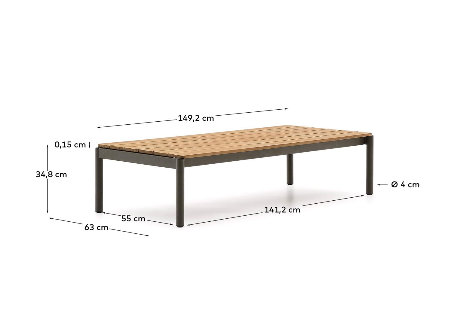 Verleihen Sie Ihrem Außenbereich mit dem stilvollen Couchtisch Sorells aus grünem Aluminium und FSC-zertifiziertem Teakholz einen modernen Akzent!