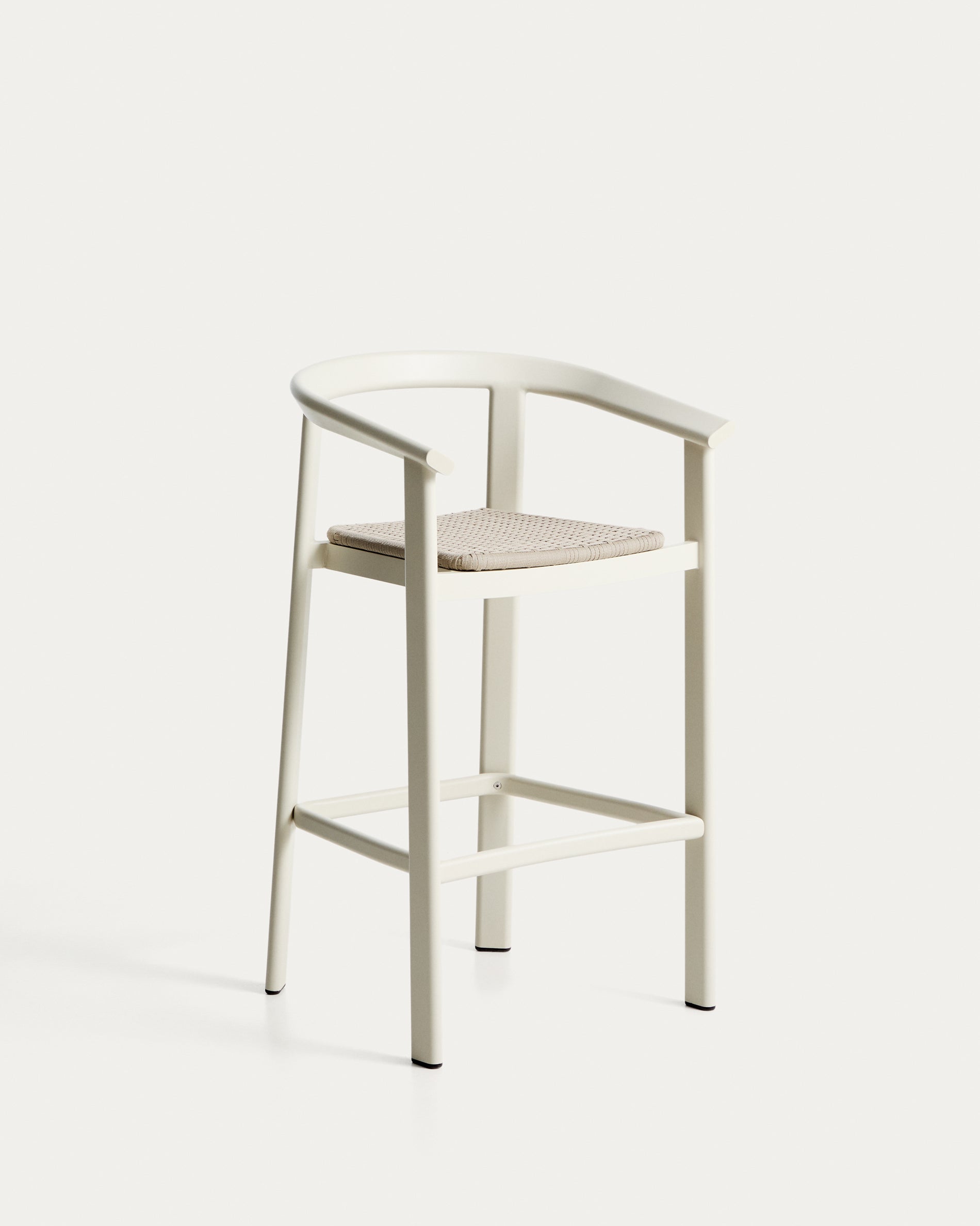 Hocker Erice aus Aluminium und ecrufarbenem Seil, 75 cm in Ecru präsentiert im Onlineshop von KAQTU Design AG. Gartenstuhl ist von Kave Home