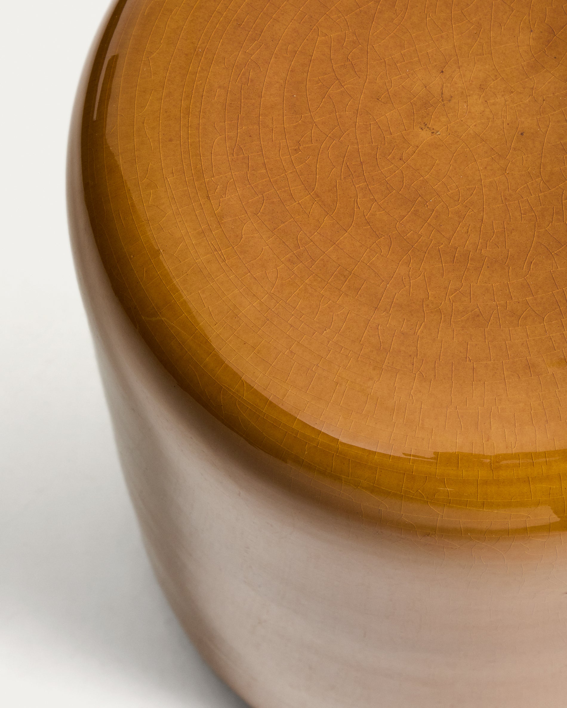 Eleganter Beistelltisch für den Außenbereich, Mesquida aus Keramik mit strahlend senfgelber Glasur, Durchmesser 35 cm, perfekt für entspannte Stunden im Freien.