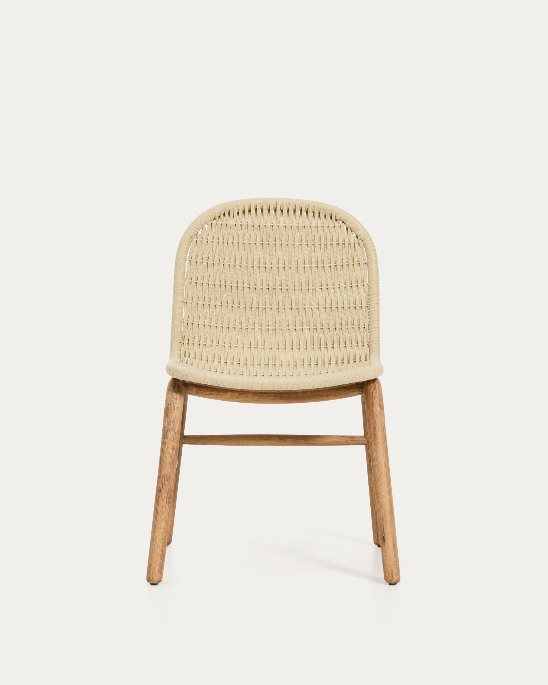 Stuhl Alipa aus massivem Akazienholz mit ecrufarbenem Seil, FSC-zertifiziert, perfekt für stilvolle Gartenmöbel und gemütliche Outdoor-Aktivitäten.