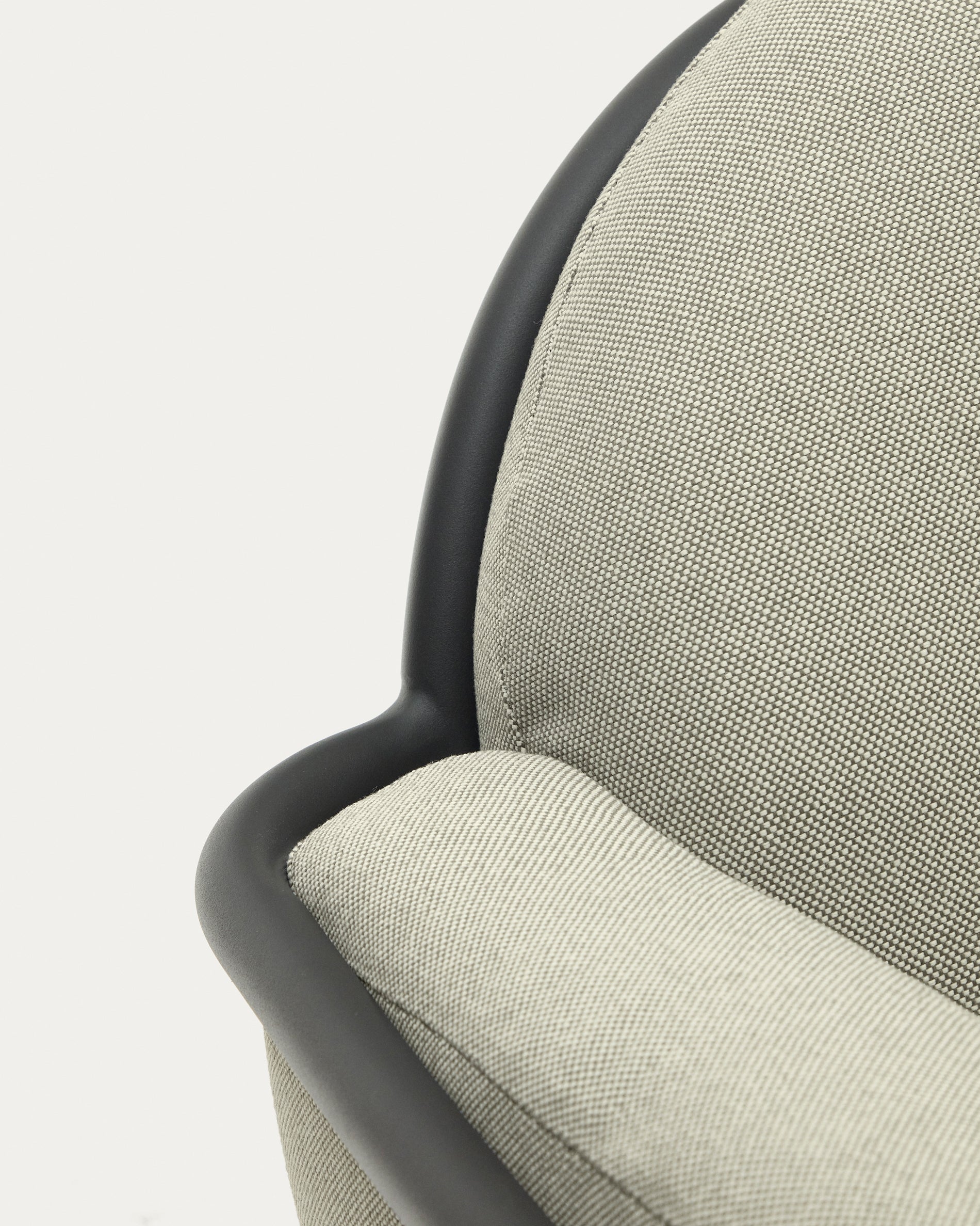 Beige 3-Sitzer-Sofa Joncols aus Aluminium mit stilvollem grauen Finish, ideal für gemütliche Outdoor-Loungemomente.