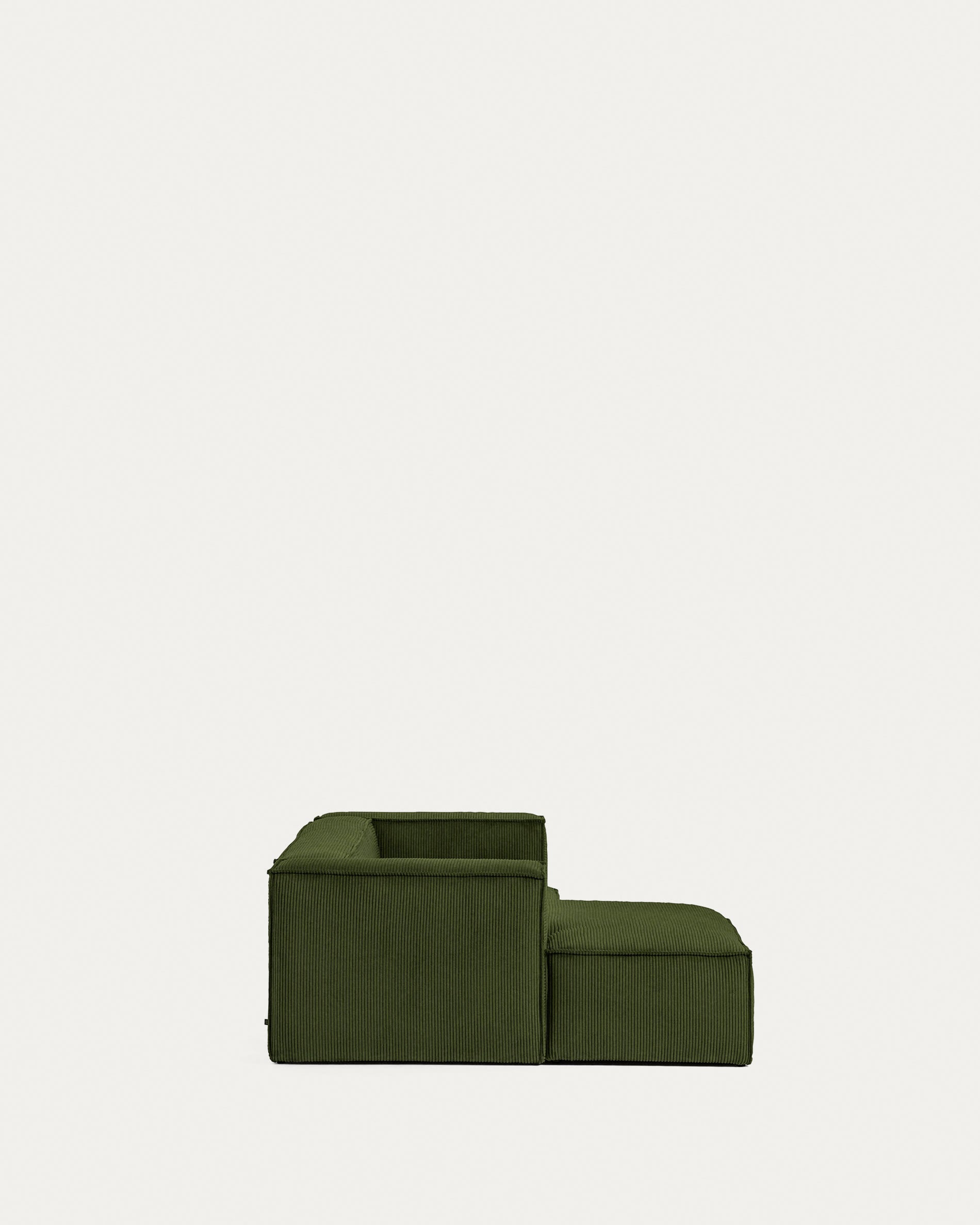 Elegantes 2-Sitzer-Sofa in tiefgrünem Cord, mit großzügiger Chaiselongue auf der linken Seite, 240 cm, nachhaltig produziert.