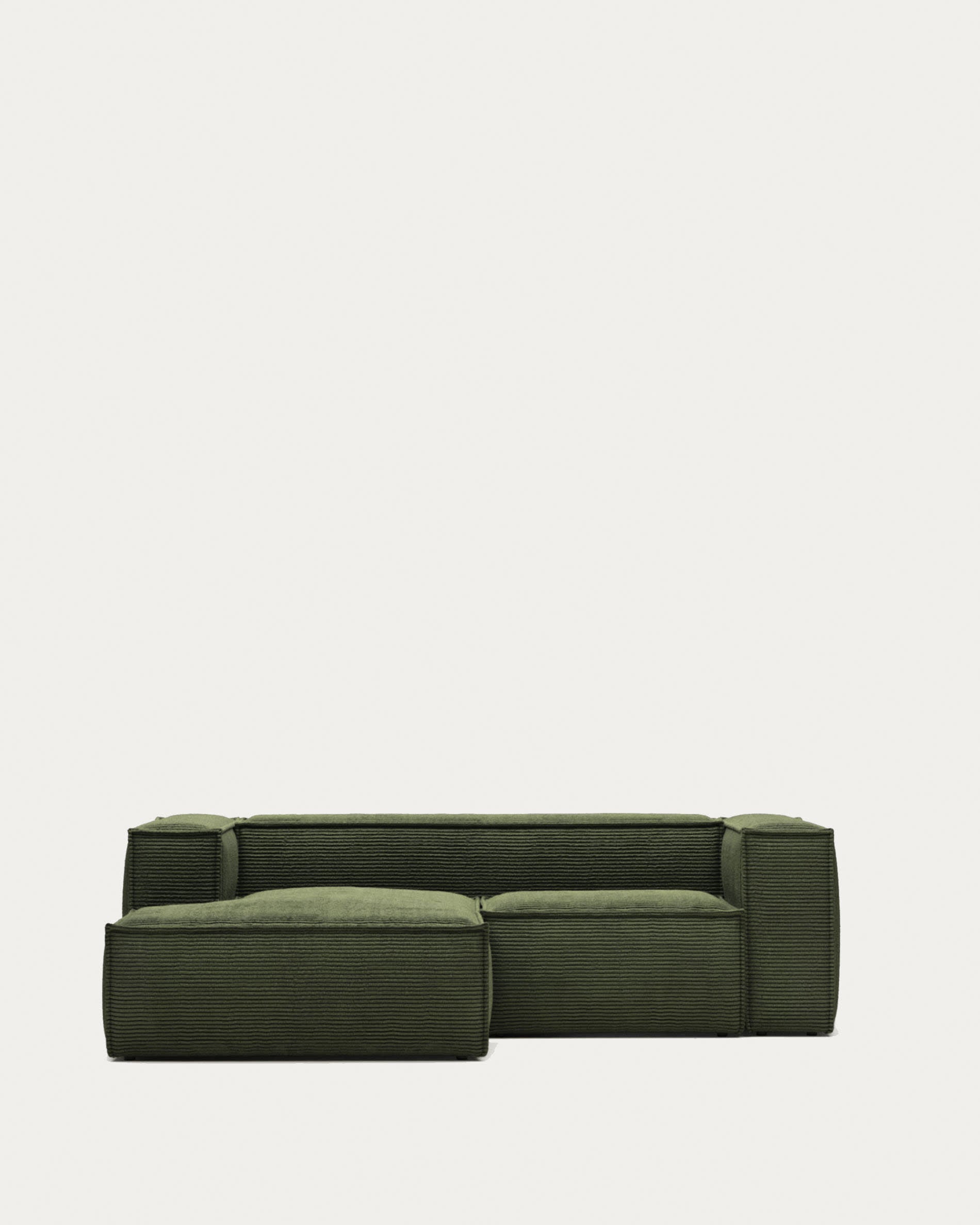 Stylisches 2-Sitzer-Sofa in sattem Grün aus weichem Cord, mit komfortabler Chaiselongue links, 240 cm, umweltfreundlich gefertigt.