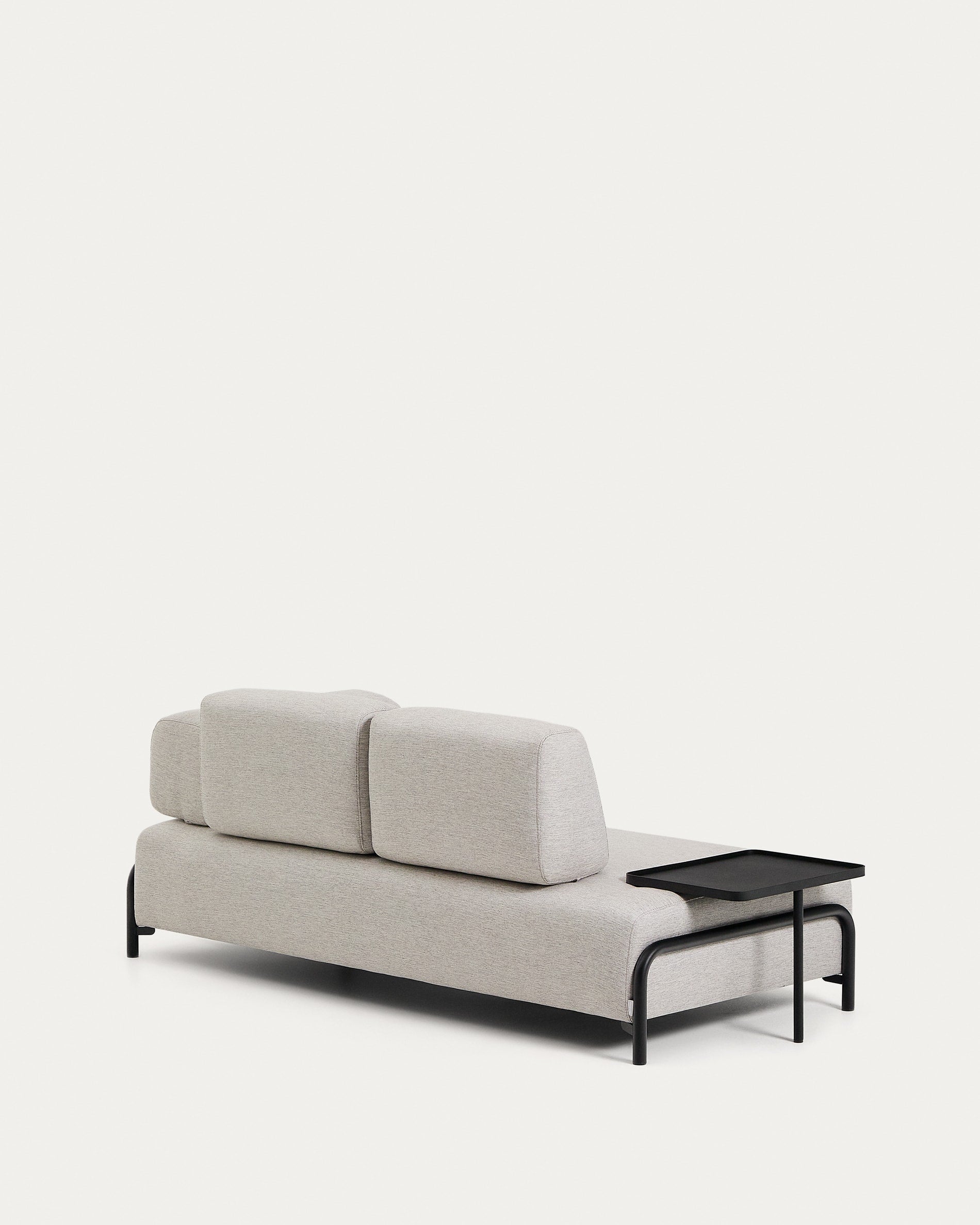 Stylisches 2-Sitzer-Sofa Compo in Graubeige, mit großzügigem Tablett und robustem schwarzem Metallgestell – ideal für moderne Wohnräume.