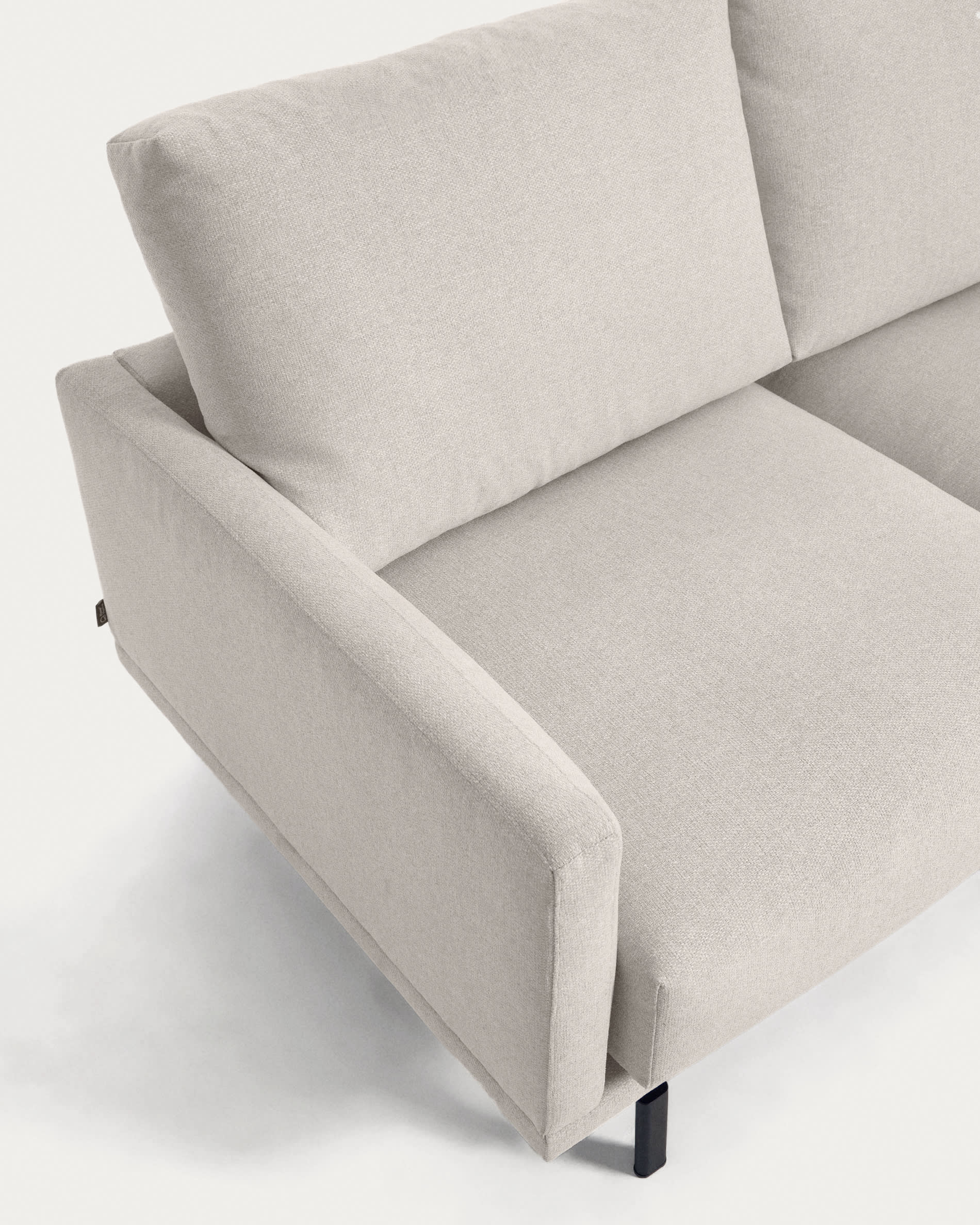 Elegantes 4-Sitzer Sofa in Beige von Kave Home, 334 cm, mit modernem Design und nachhaltigem FSC Mix Credit für stilvolle Wohnräume.