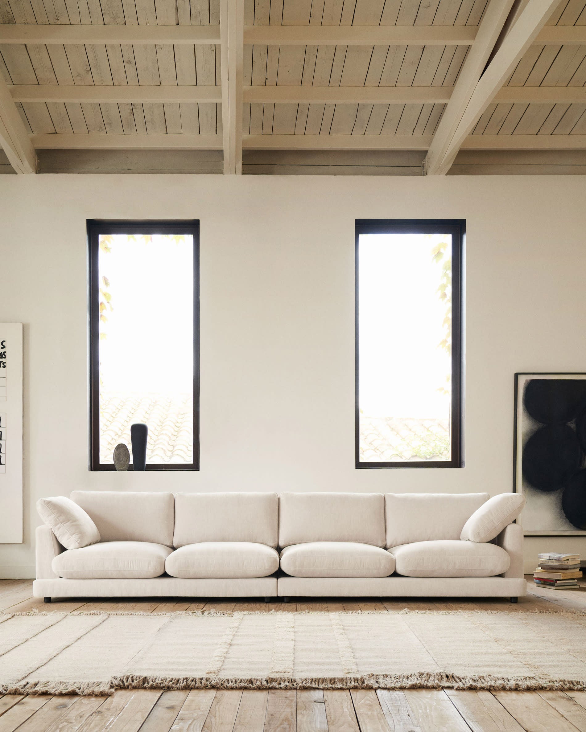 Beiges 6-Sitzer-Sofa Gala aus Chenille, ideal für gesellige Abende und stilvolle Einrichtung, FSC Mix Credit, 390 cm.