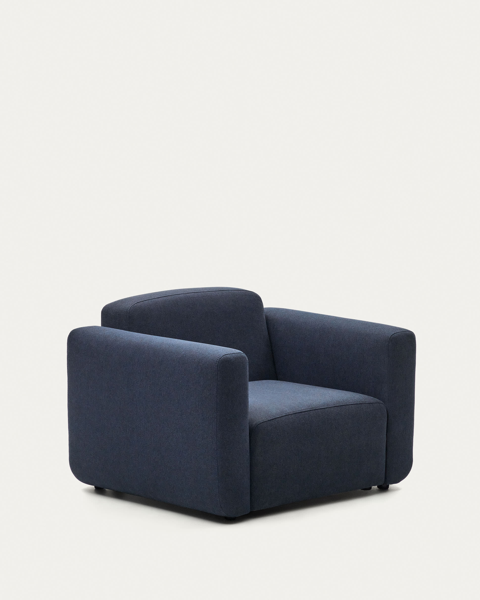 Der Neom Modularsessel in Blau von Kave Home kombiniert modernes Design mit Nachhaltigkeit und bietet höchsten Sitzkomfort.