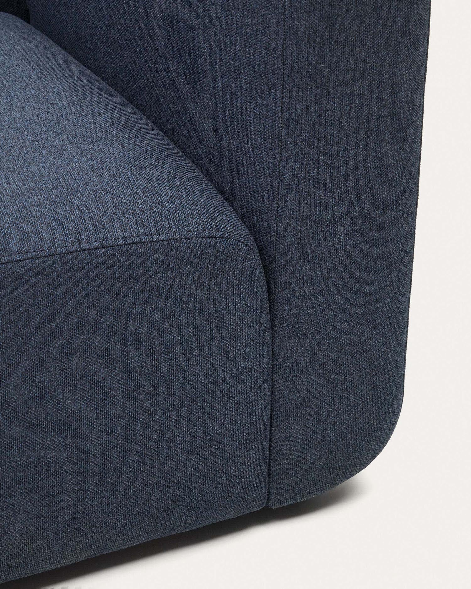 Der Neom Modularsessel in Blau von Kave Home bietet stilvolle Flexibilität und hohen Komfort, perfekt für kreative Raumgestaltungen.