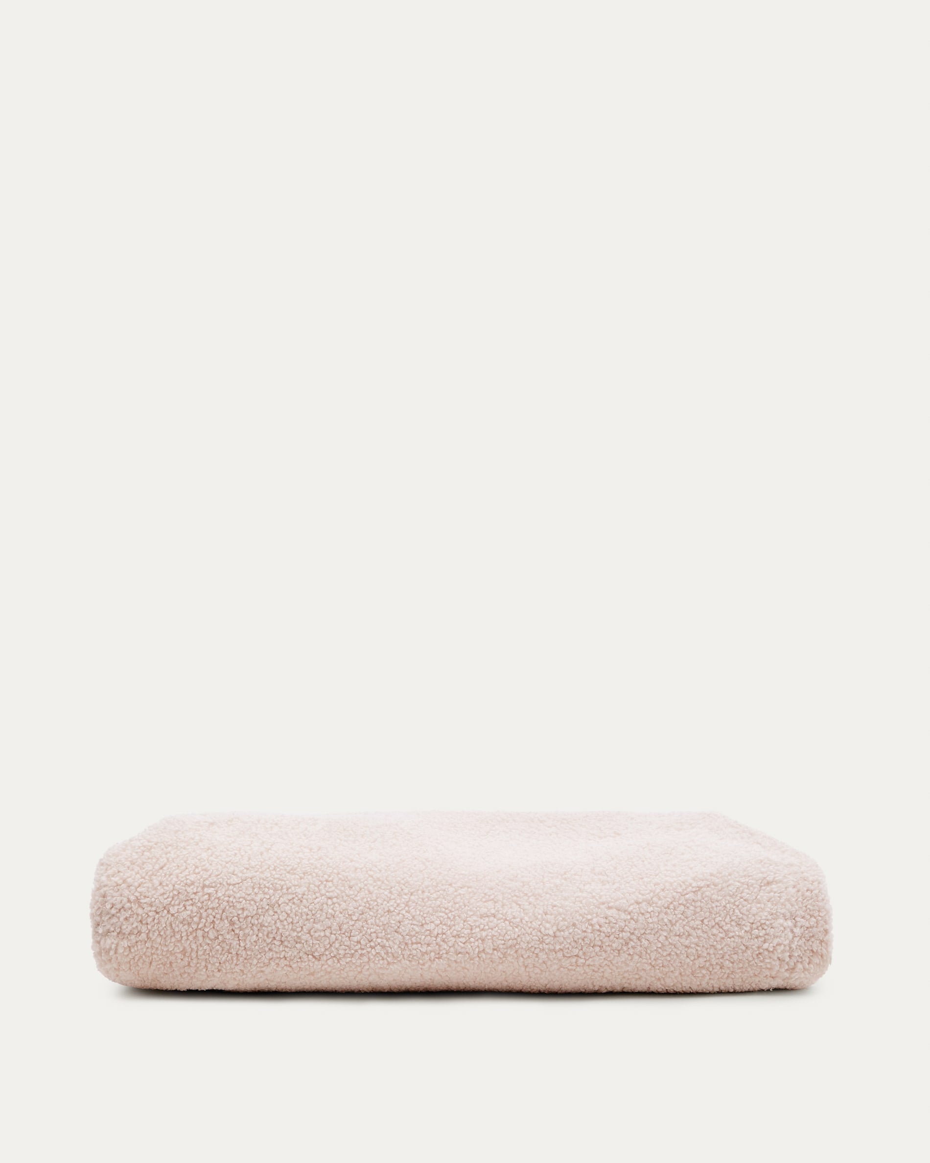 Eleganter rosa Bouclé-Bezug für Kaeli-Fusshocker, Ø 43 cm, aus recyceltem Polyester. Stilvoll, pflegeleicht, vielseitig.