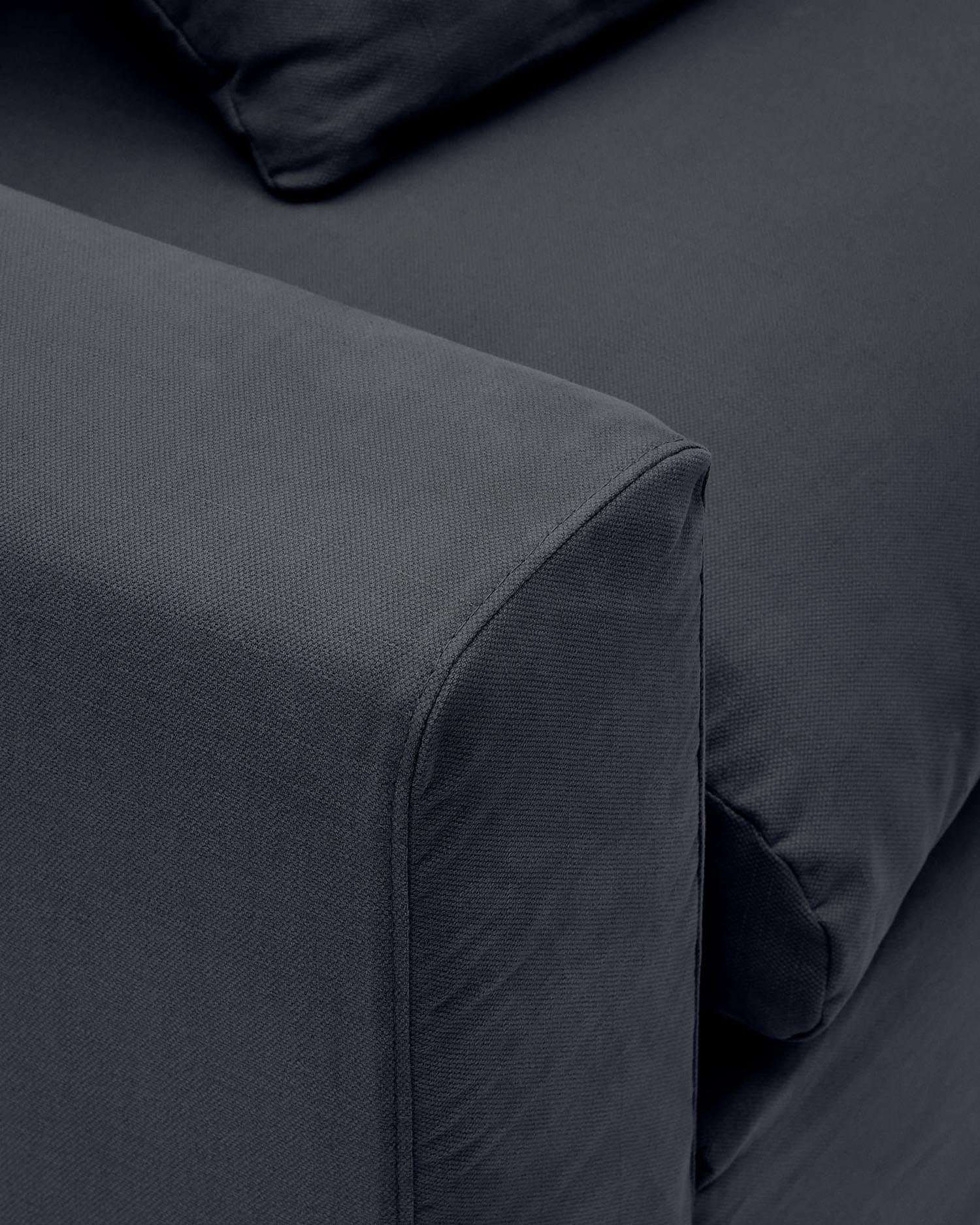 Entdecken Sie das Nora 4-Sitzer Sofa von Kave Home: Elegantes Design, abnehmbare Bezüge aus Leinen und Baumwolle in Anthrazit für höchsten Komfort.