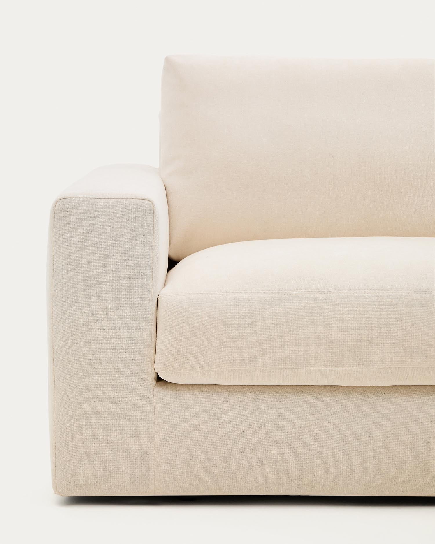 Erleben Sie das modulare Sofa Alea für 4 Personen: Hochwertige Materialien, abnehmbarer Chenillebezug und flexible Gestaltung für jeden Raum.
