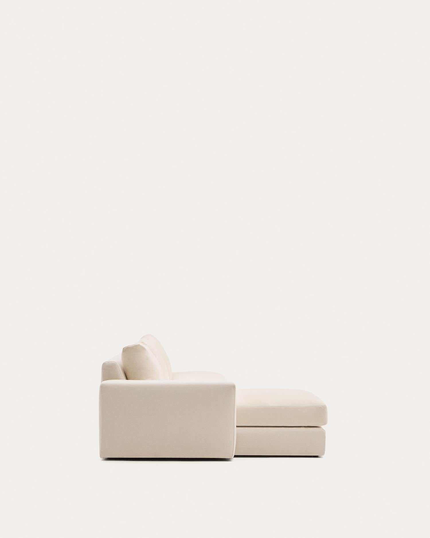Entdecken Sie das modulare Sofa Alea von Kave Home: Platz für 5, abnehmbarer Chenille-Bezug und stilvolle Chaiselongue links für höchsten Komfort.