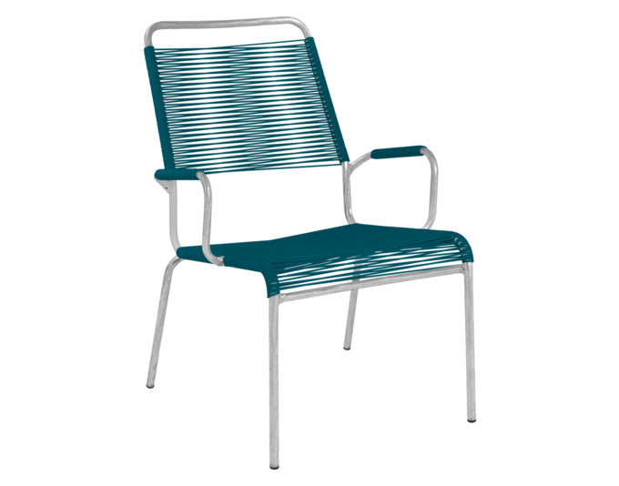 Eleganter Rigi Spaghetti-Salonsessel mit stilvollen Armlehnen, ideal für gemütliche Momente im Freien oder auf der Terrasse.
