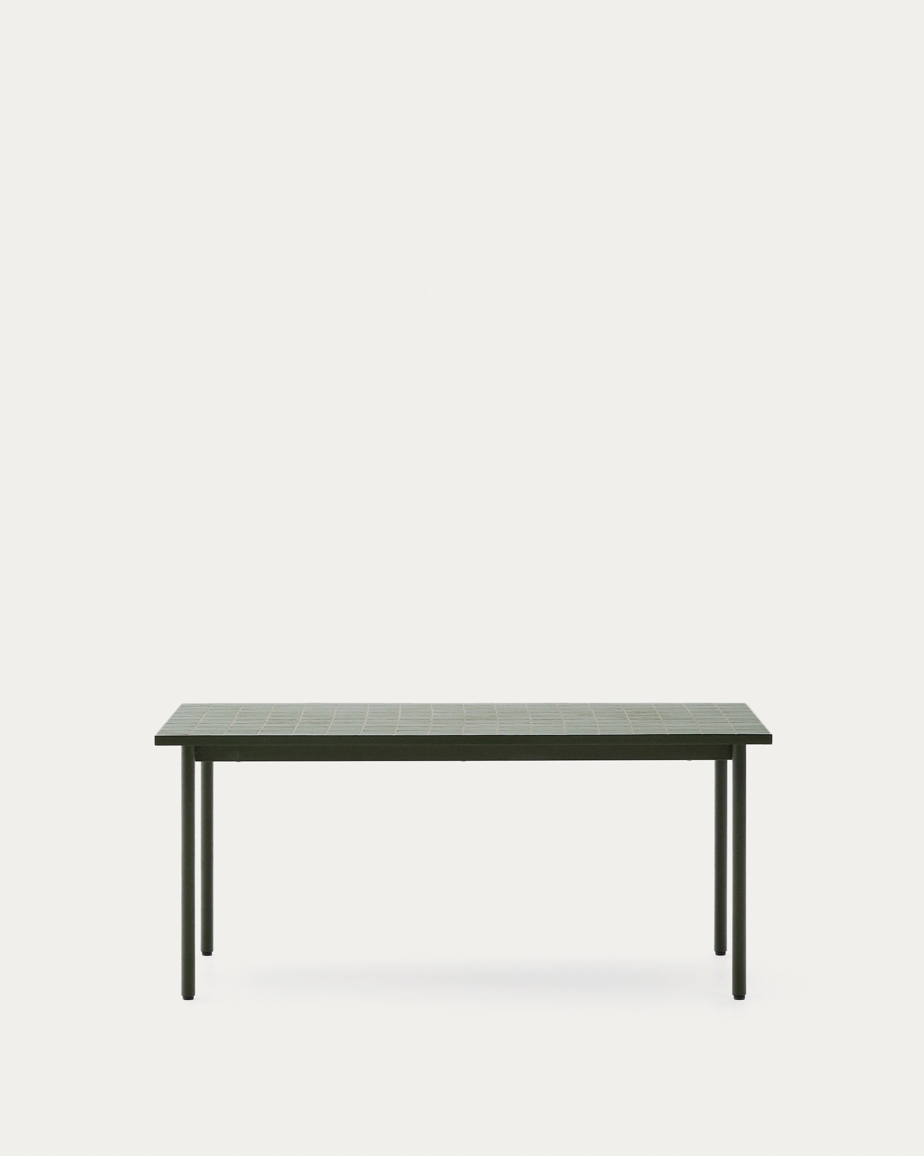 Outdoor-Tisch Maurina: Stilvoller Tisch aus grünem Stahl und Kacheln, 182x91 cm, ideal für Garten oder Terrasse.