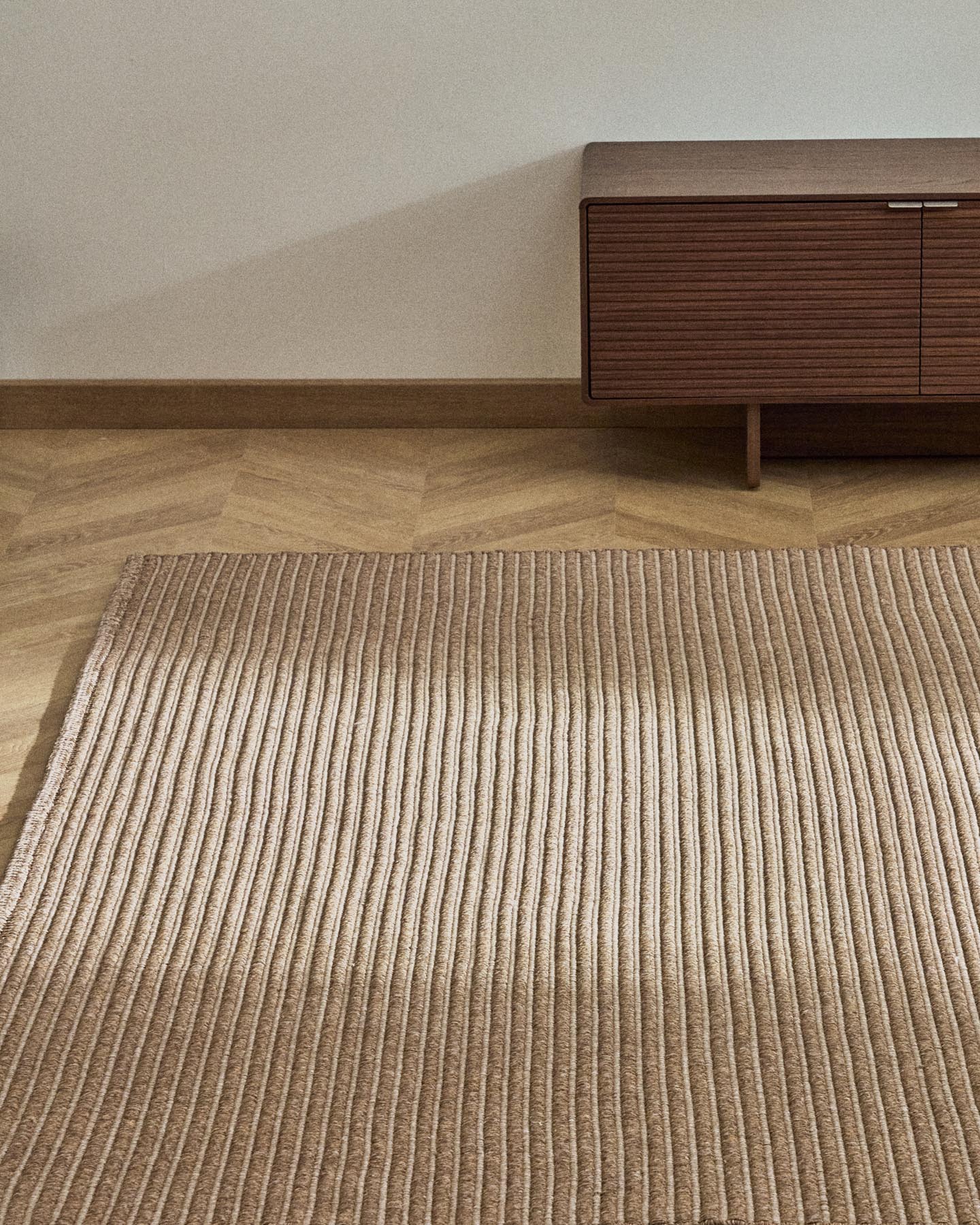 Eleganter Teppich Ardelia in Beige, gefertigt aus hochwertigen synthetischen Fasern, 160 x 230 cm, perfektes Accessoire für stilvolle Räume.