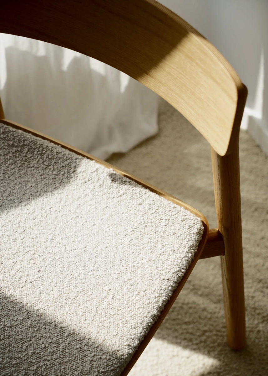 Arche ARCH02 - Stuhl in Dunkel Eiche präsentiert im Onlineshop von KAQTU Design AG. Stuhl ist von Tamo