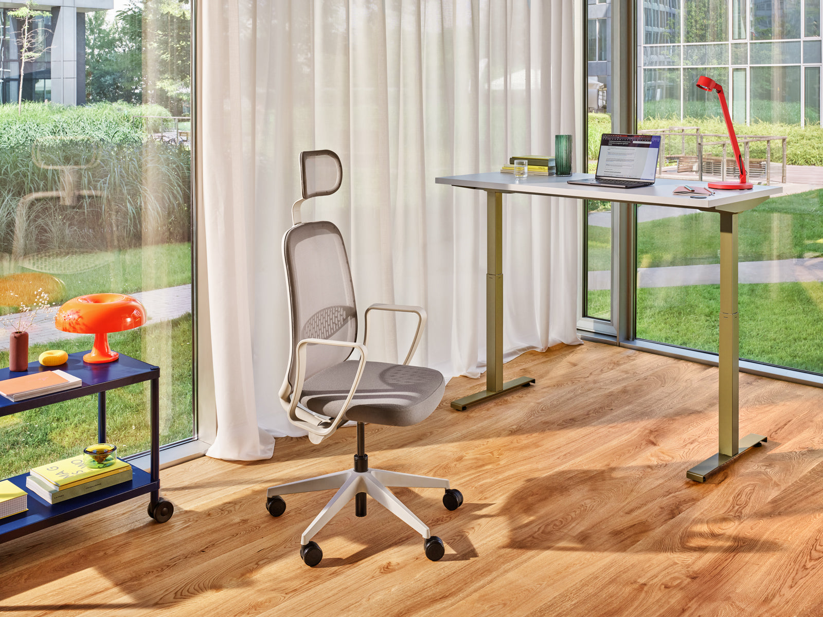 Astro ASR01 - Bürostuhl in  präsentiert im Onlineshop von KAQTU Design AG. Bürostuhl ist von Mdd