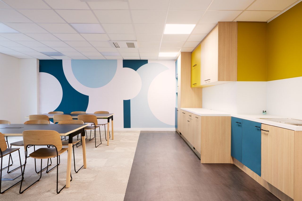 Ogi W PLD12E - Tisch mit Holzbeinen in Weiss Pastell präsentiert im Onlineshop von KAQTU Design AG. Esstisch ist von Mdd