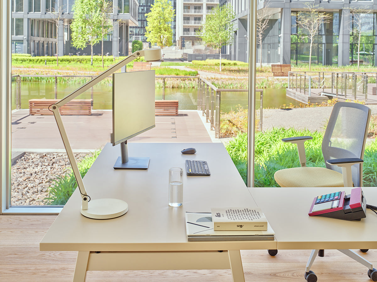 Evo EV01 - Bürostuhl Mesh-Rückenlehne in Orange präsentiert im Onlineshop von KAQTU Design AG. Bürostuhl ist von Mdd
