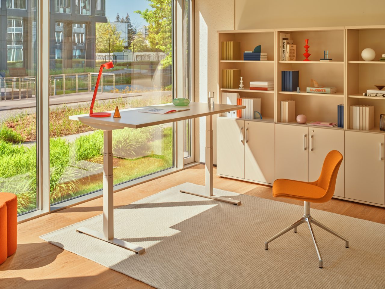 Ogi Drive  BOD60 - Schreibtisch elektrisch höhenverstellbar, zweimotoriges Gestell in Honigeiche präsentiert im Onlineshop von KAQTU Design AG. Schreibtisch ist von Mdd