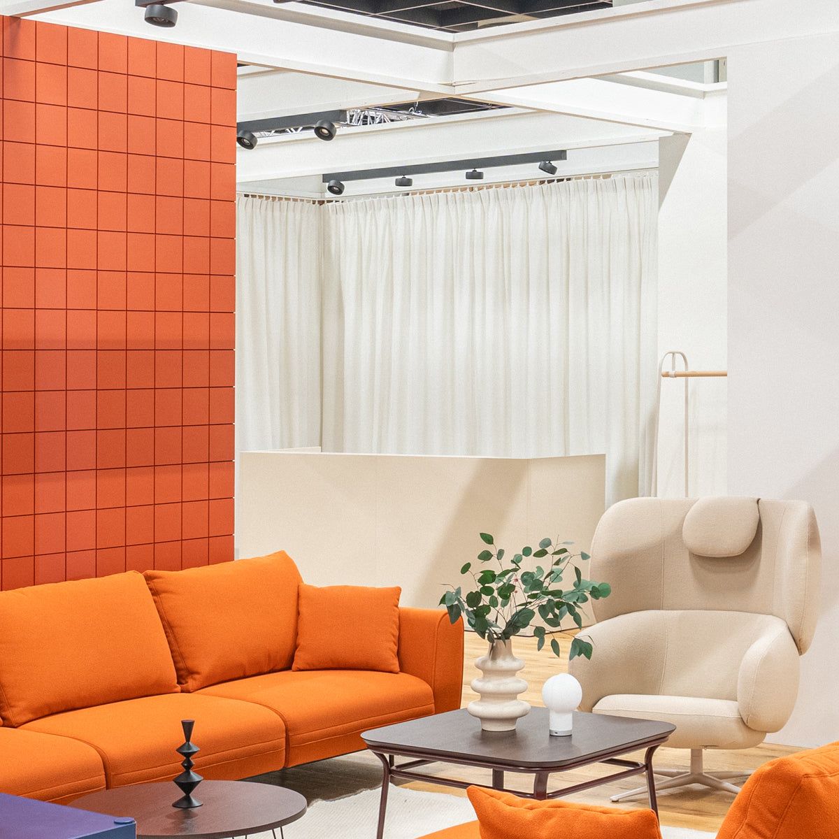 Tera TRA38P - modulare Empfangstheke in Eiche Grau präsentiert im Onlineshop von KAQTU Design AG. Empfangsdesk ist von Mdd