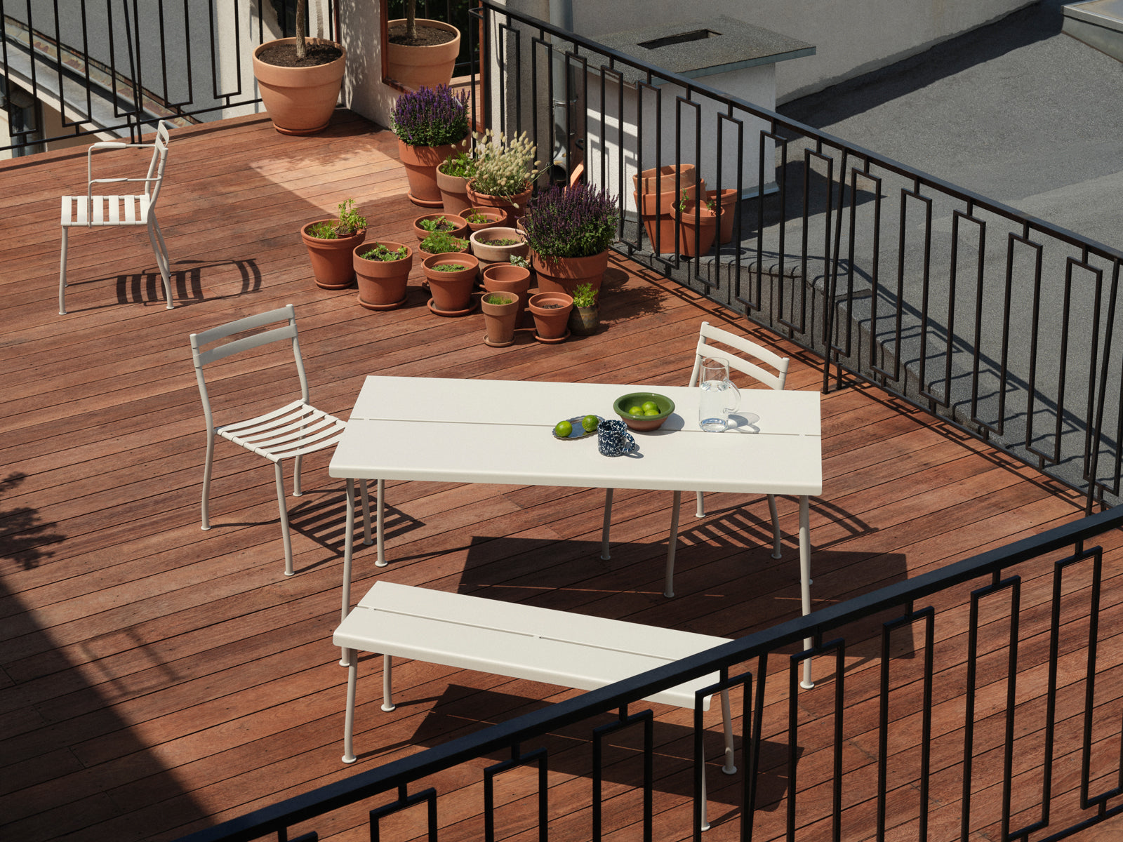 Flaner FLR05 - Tisch in Türkis präsentiert im Onlineshop von KAQTU Design AG. Gartentisch ist von Mdd
