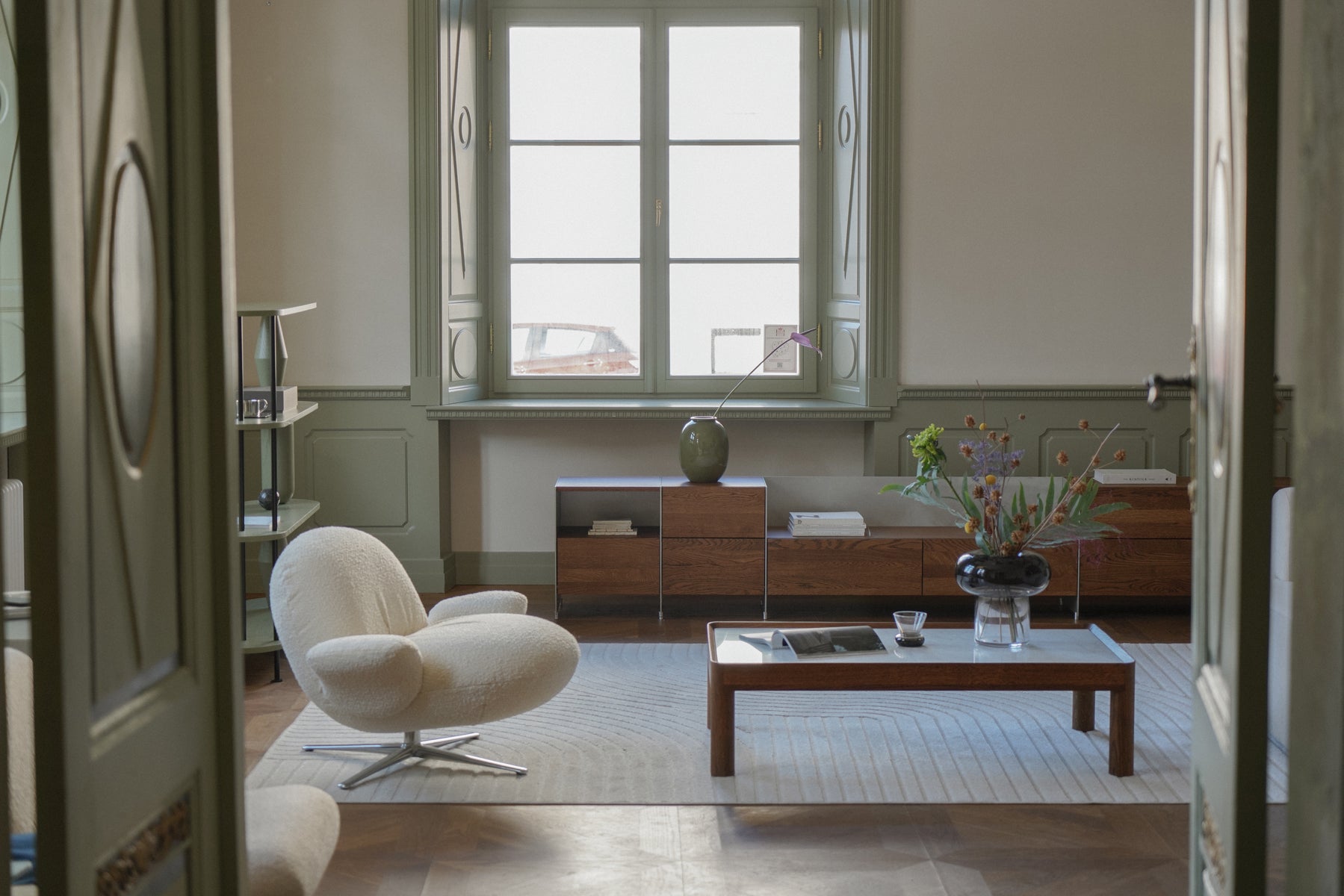 Inset IST1166 - Beistelltisch in Dunkel Eiche präsentiert im Onlineshop von KAQTU Design AG. Beistelltisch ist von Tamo