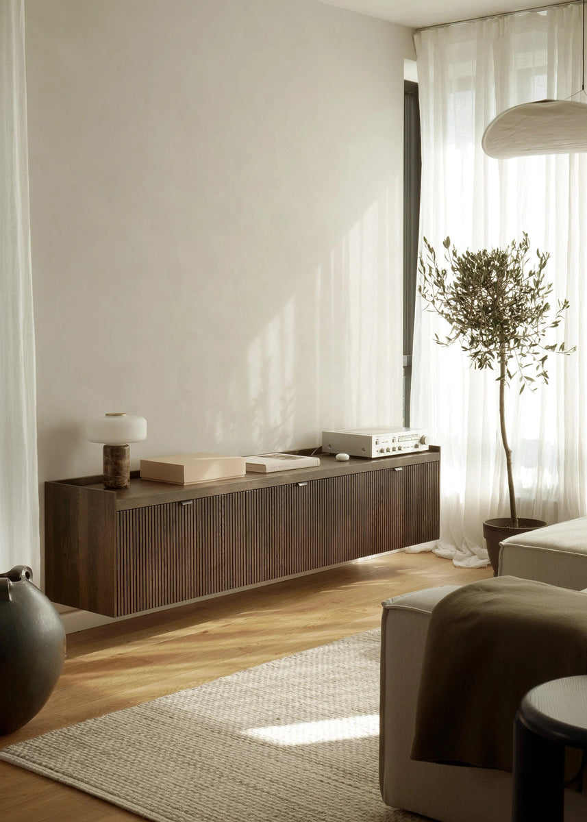 Meda MDA03 - TV-Schrank in Eiche Natur präsentiert im Onlineshop von KAQTU Design AG. TV-Möbel ist von Tamo