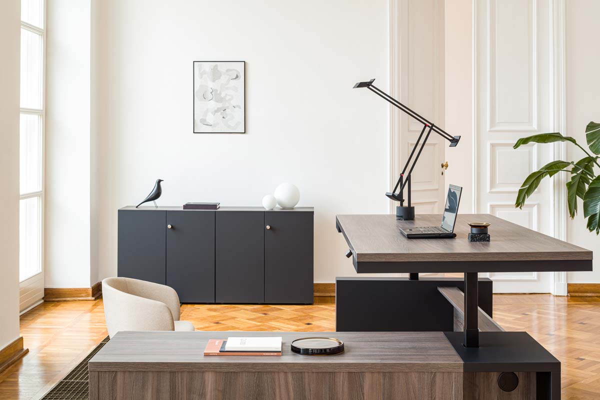 Mito MIT31 - Schrank in Schwarz präsentiert im Onlineshop von KAQTU Design AG. Büroschrank ist von Mdd